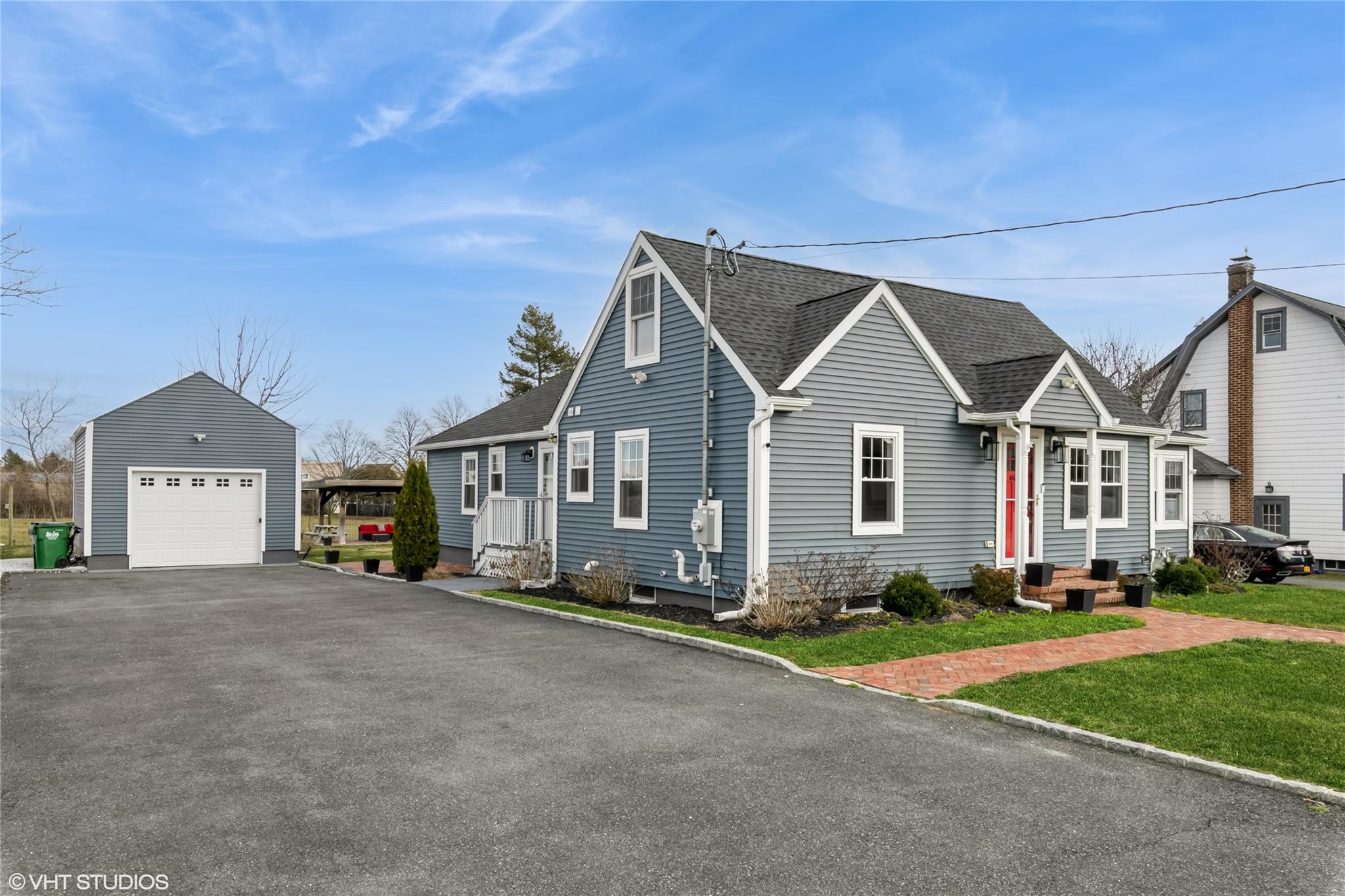 #3 photo, 4100 Youngs Avenue, 東長島 Southold , NY 11971