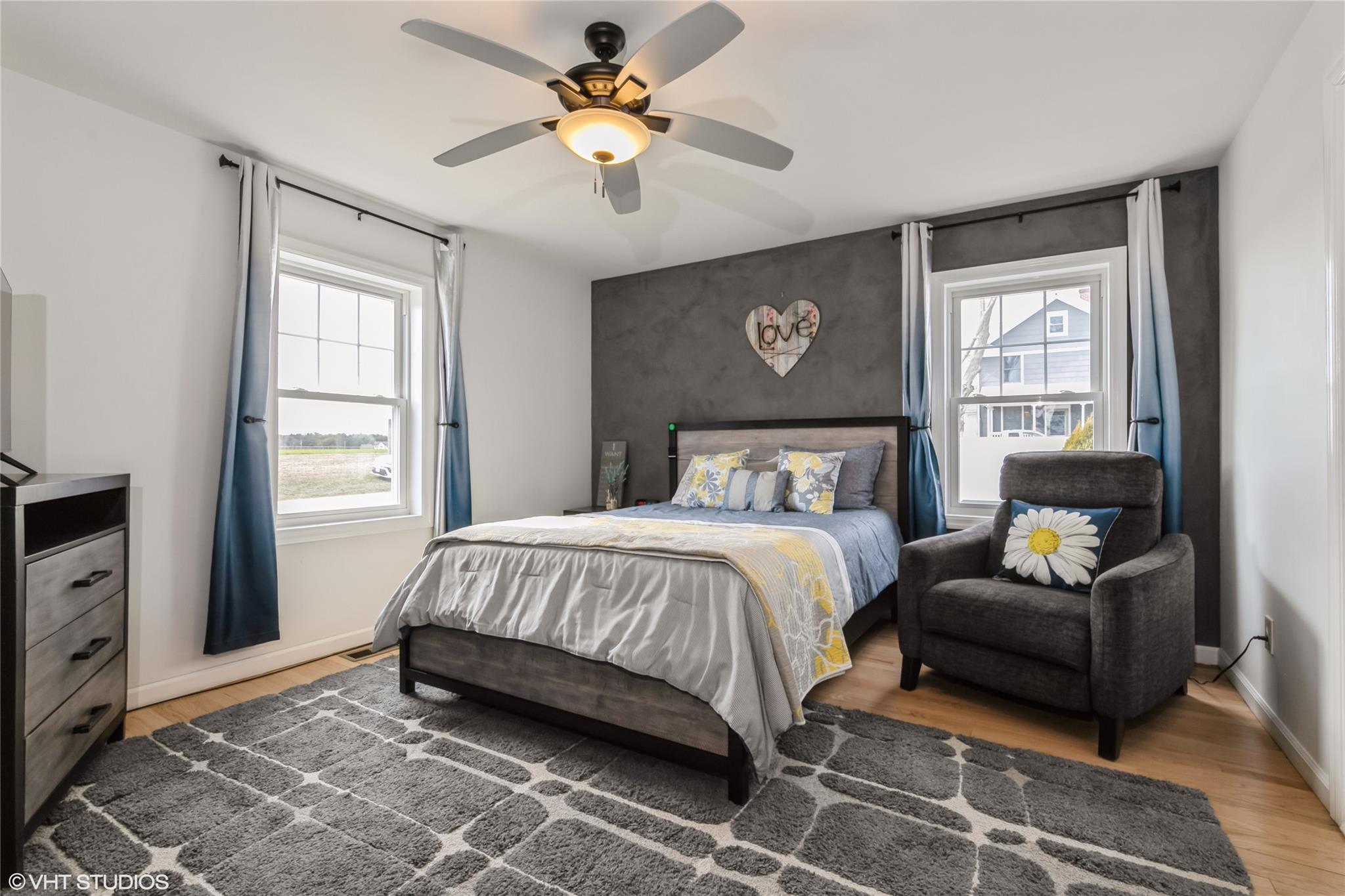 #8 photo, 4100 Youngs Avenue, 東長島 Southold , NY 11971