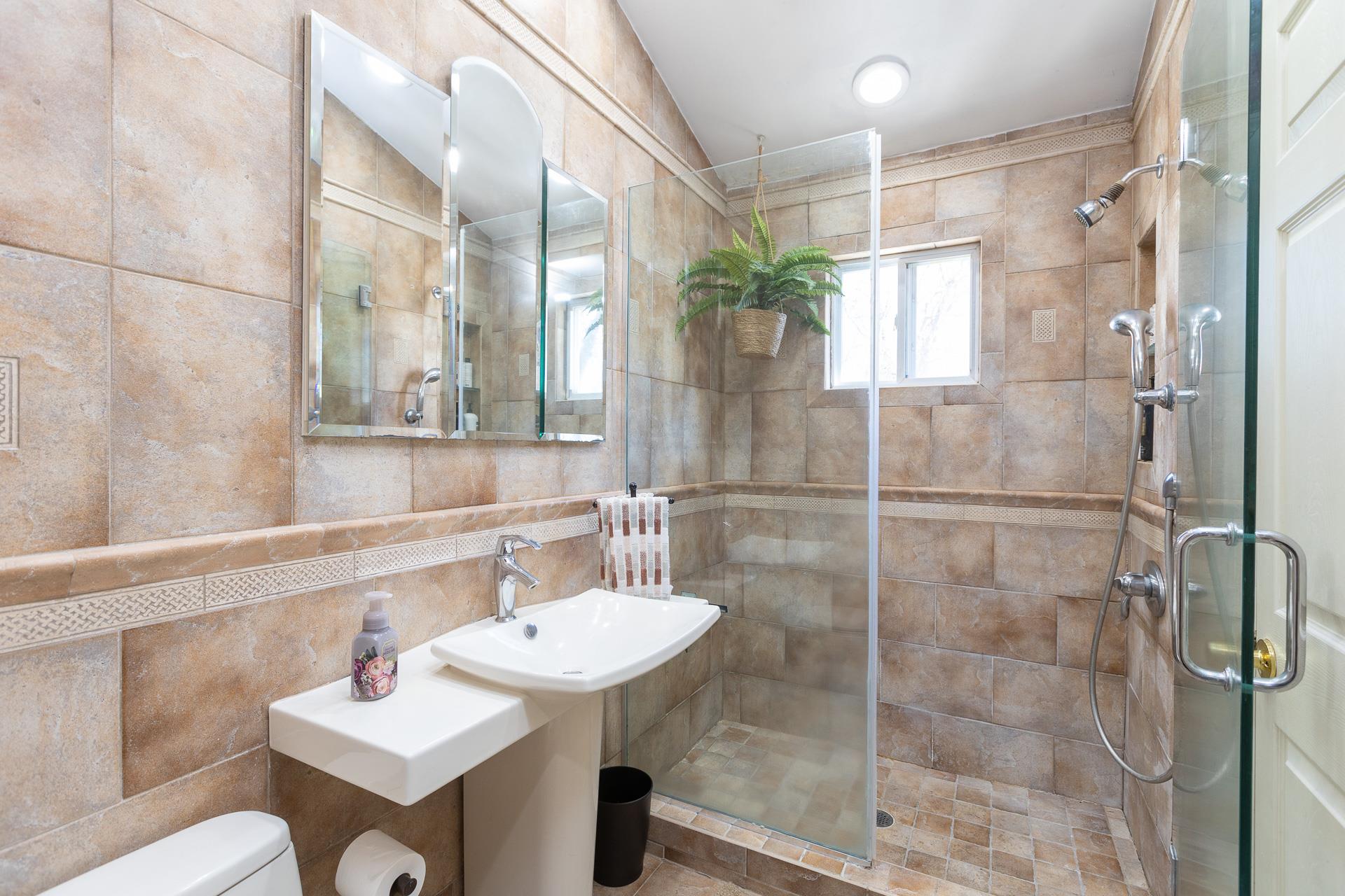 #15 photo, 84 Riverside Avenue, サフォーク郡 Mastic Beach , NY 11951