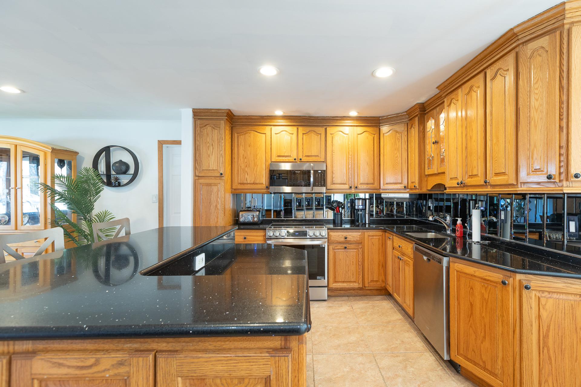 #8 photo, 84 Riverside Avenue, サフォーク郡 Mastic Beach , NY 11951