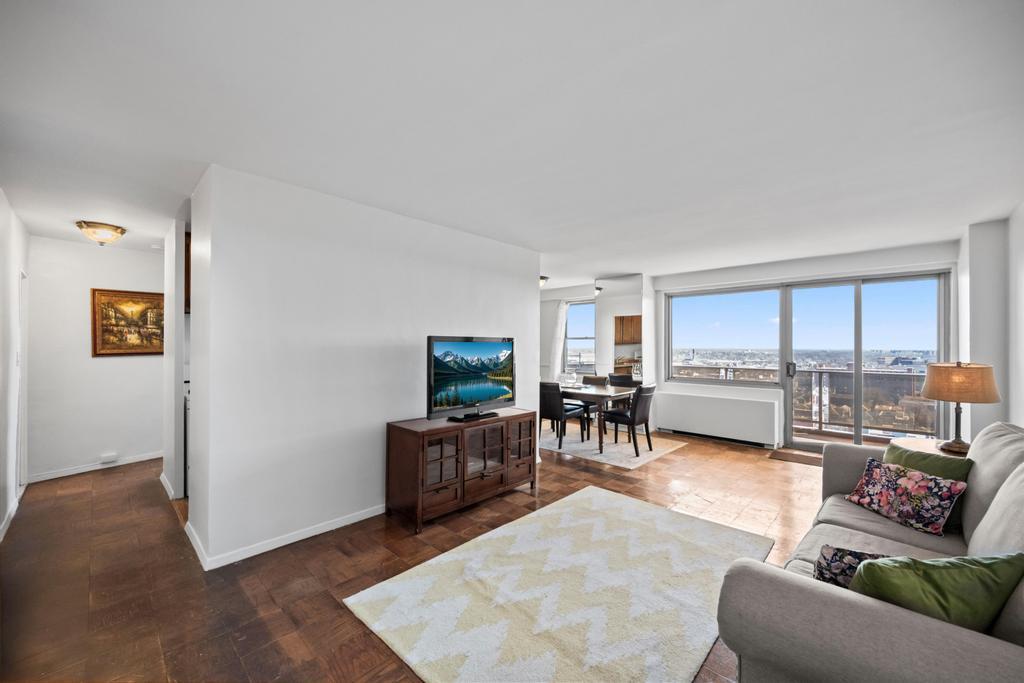 #4 photo, 17520 Wexford Terrace, クイーンズ区 Jamaica Estates , NY 11432