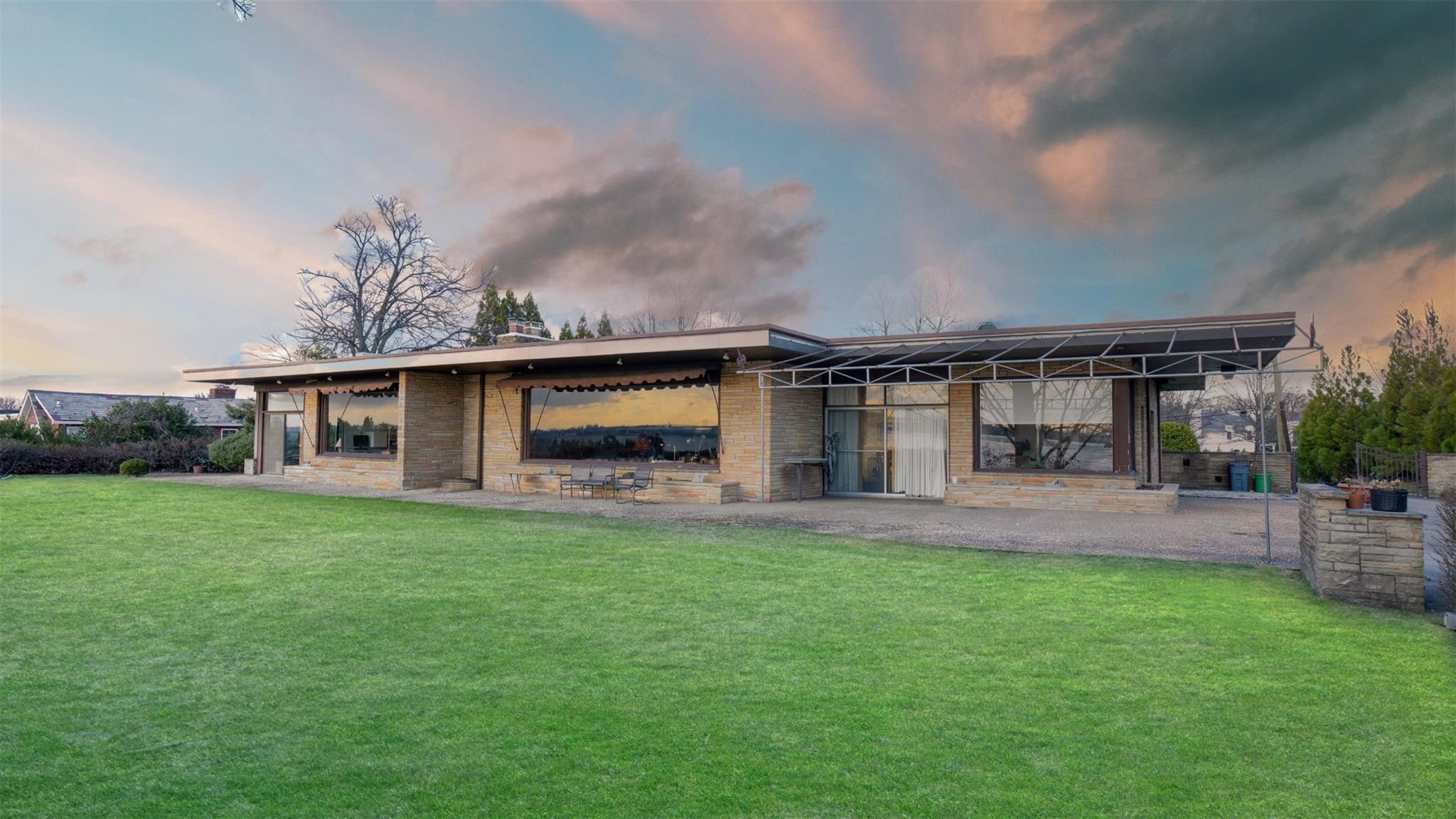 #15 photo, 20 Martin Court, גרייט נק Great Neck , NY 11024