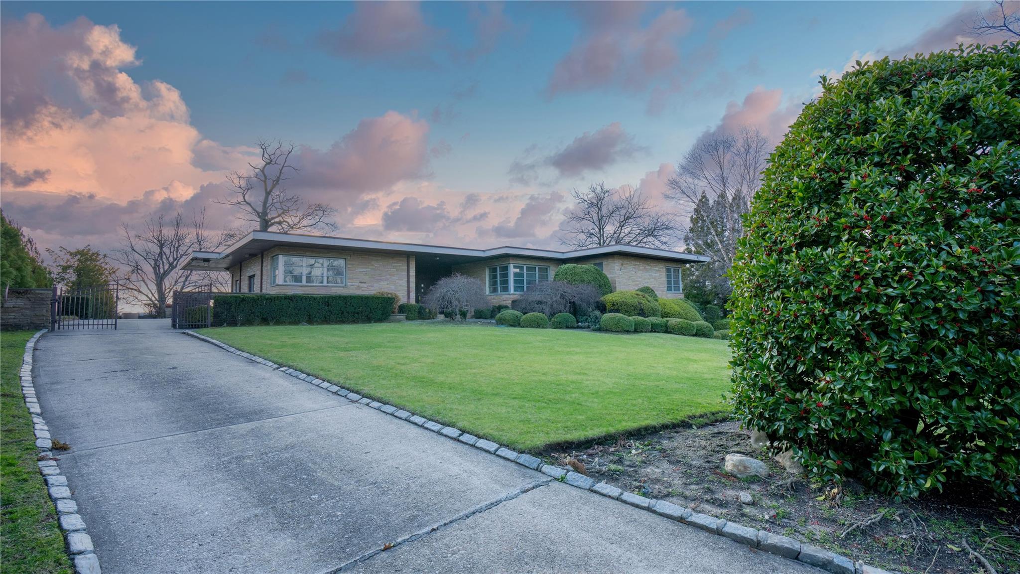 #5 photo, 20 Martin Court, גרייט נק Great Neck , NY 11024