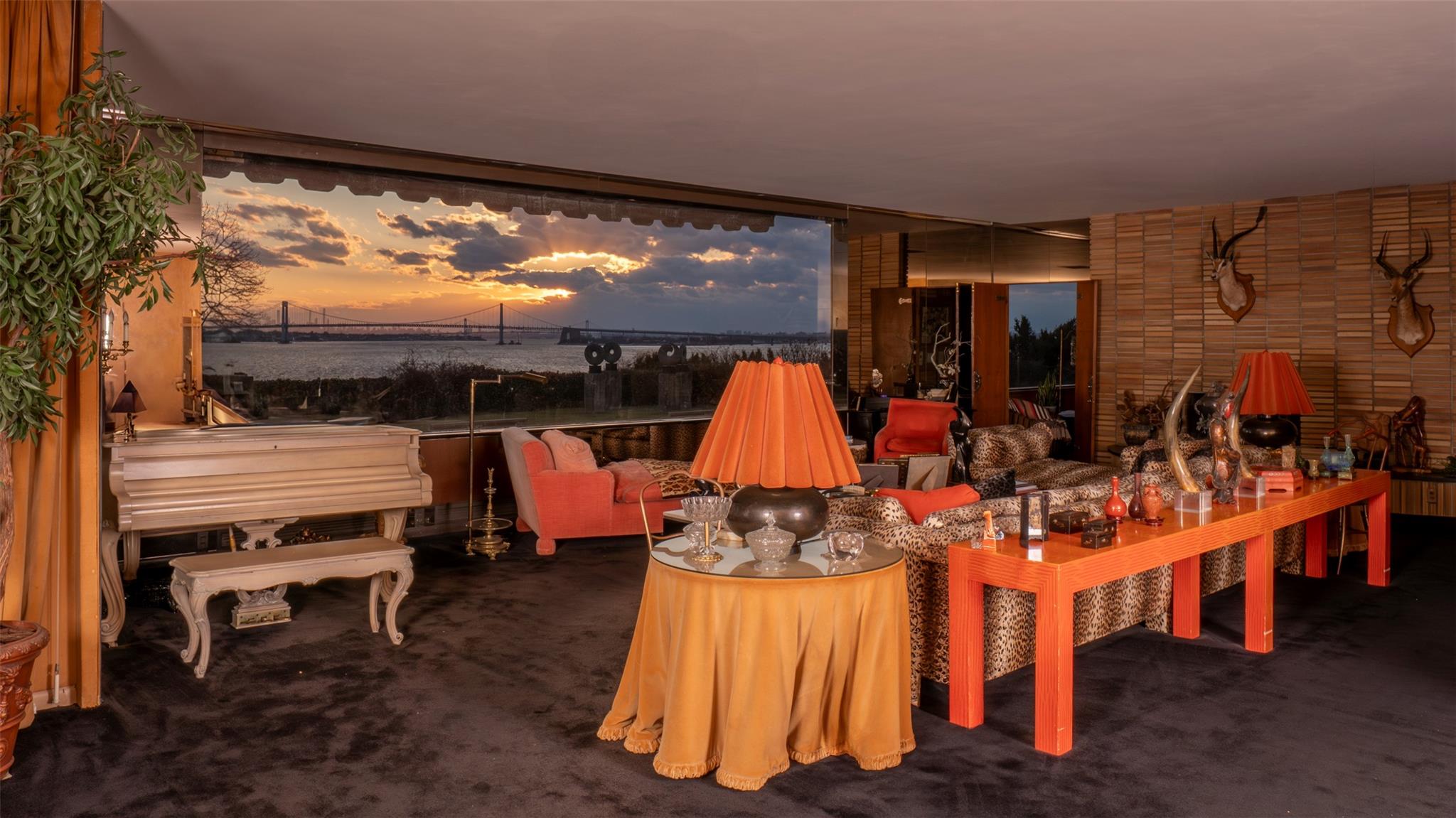 #8 photo, 20 Martin Court, גרייט נק Great Neck , NY 11024