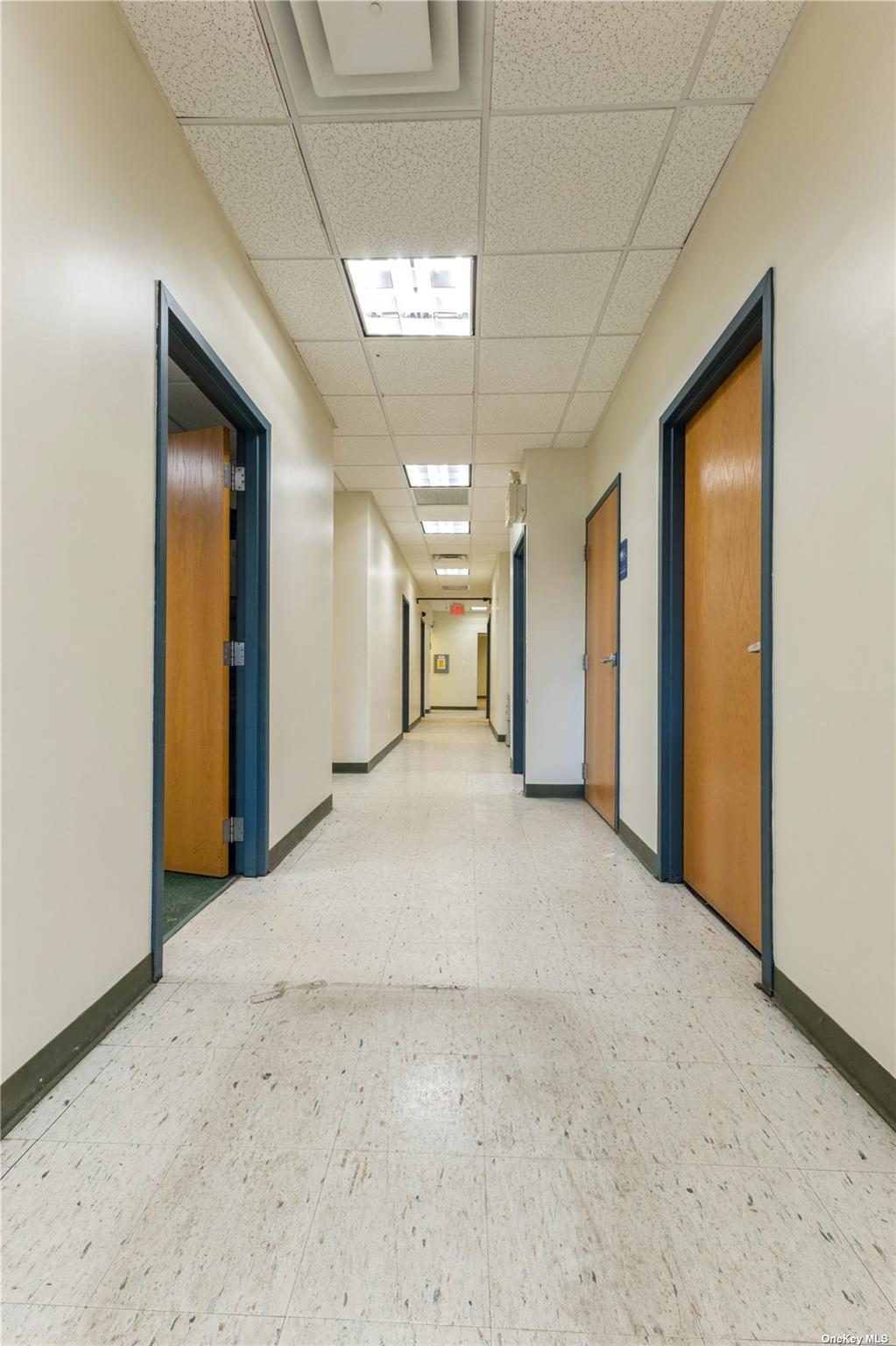 #7 photo, 92-02 Liberty Avenue, クイーンズ区 Ozone Park , NY 11417