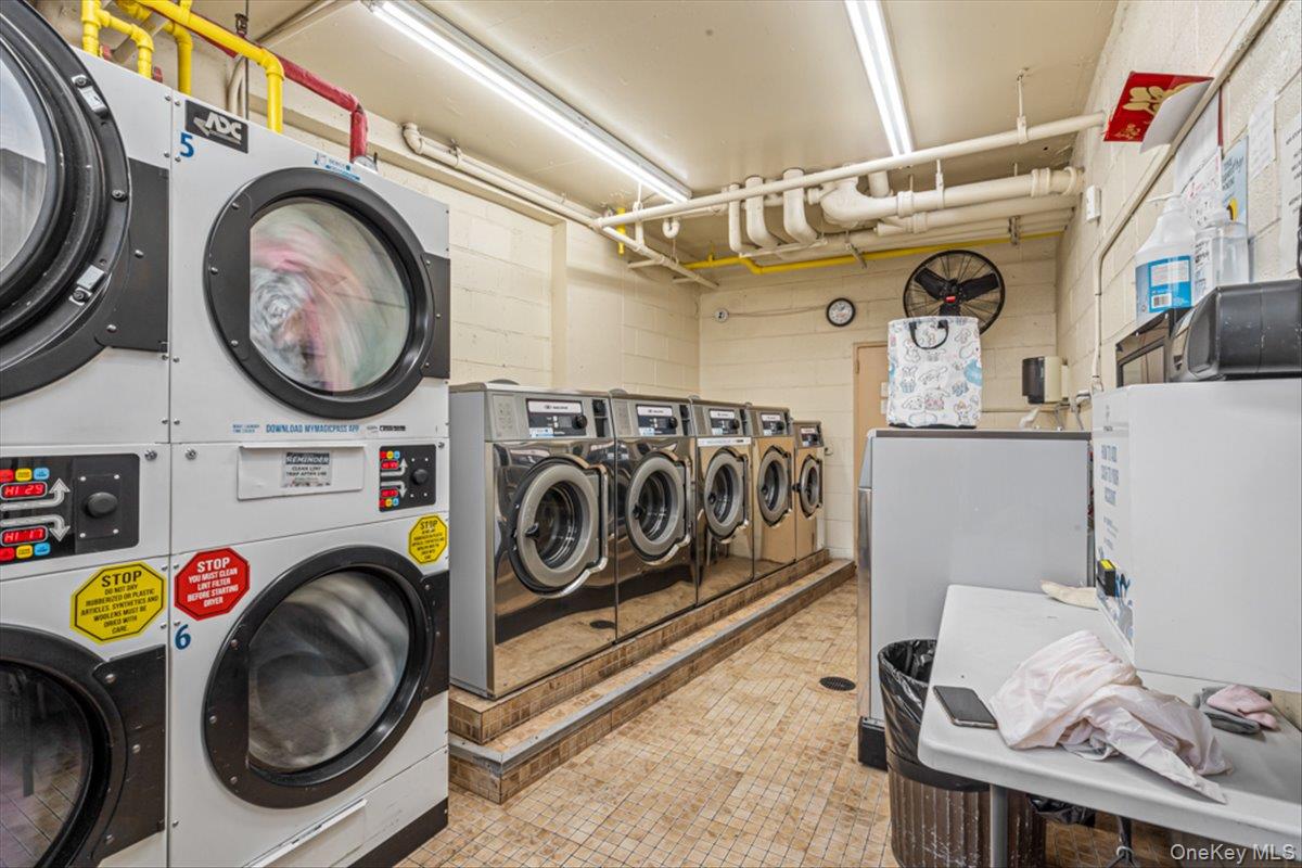 #20 photo, 90-50 Union Turnpike, Glendale , NY 11385