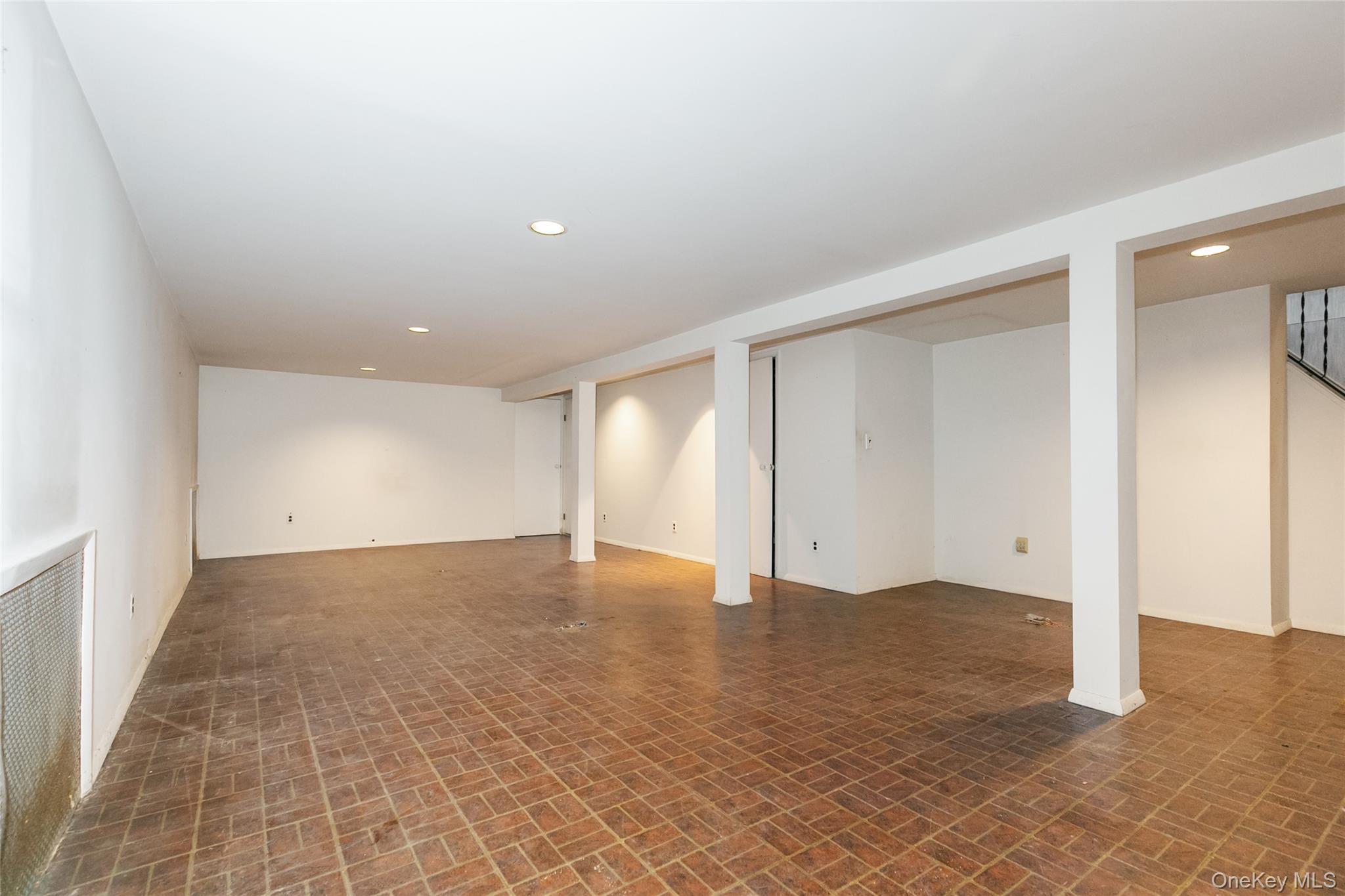 #19 photo, 254 N Richmond Avenue, 长岛 Massapequa , NY 11758