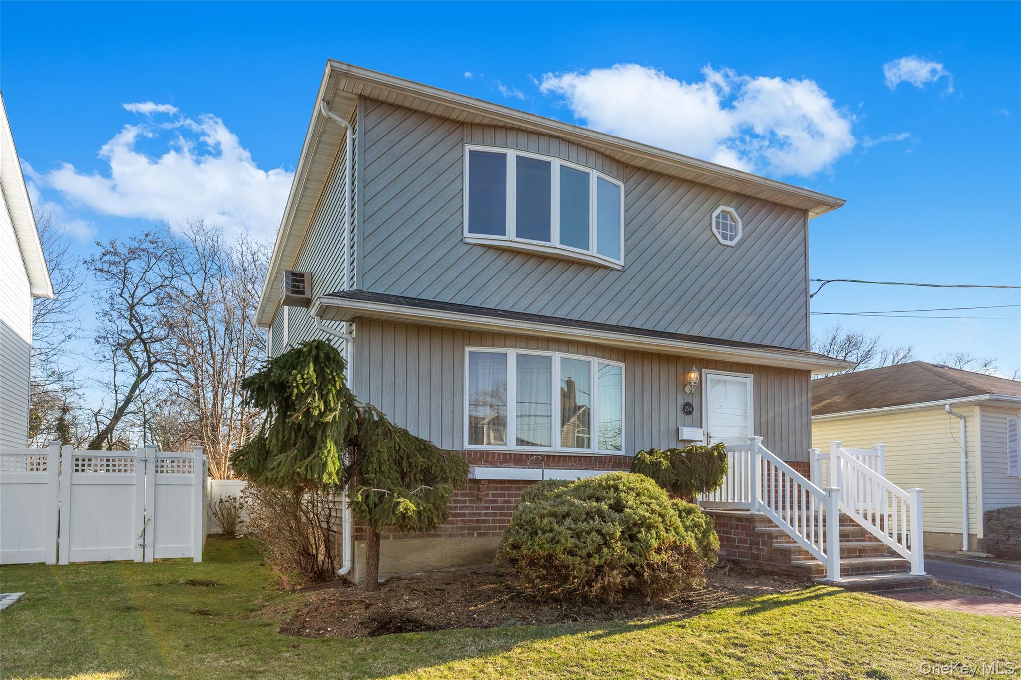 #3 photo, 254 N Richmond Avenue, 长岛 Massapequa , NY 11758