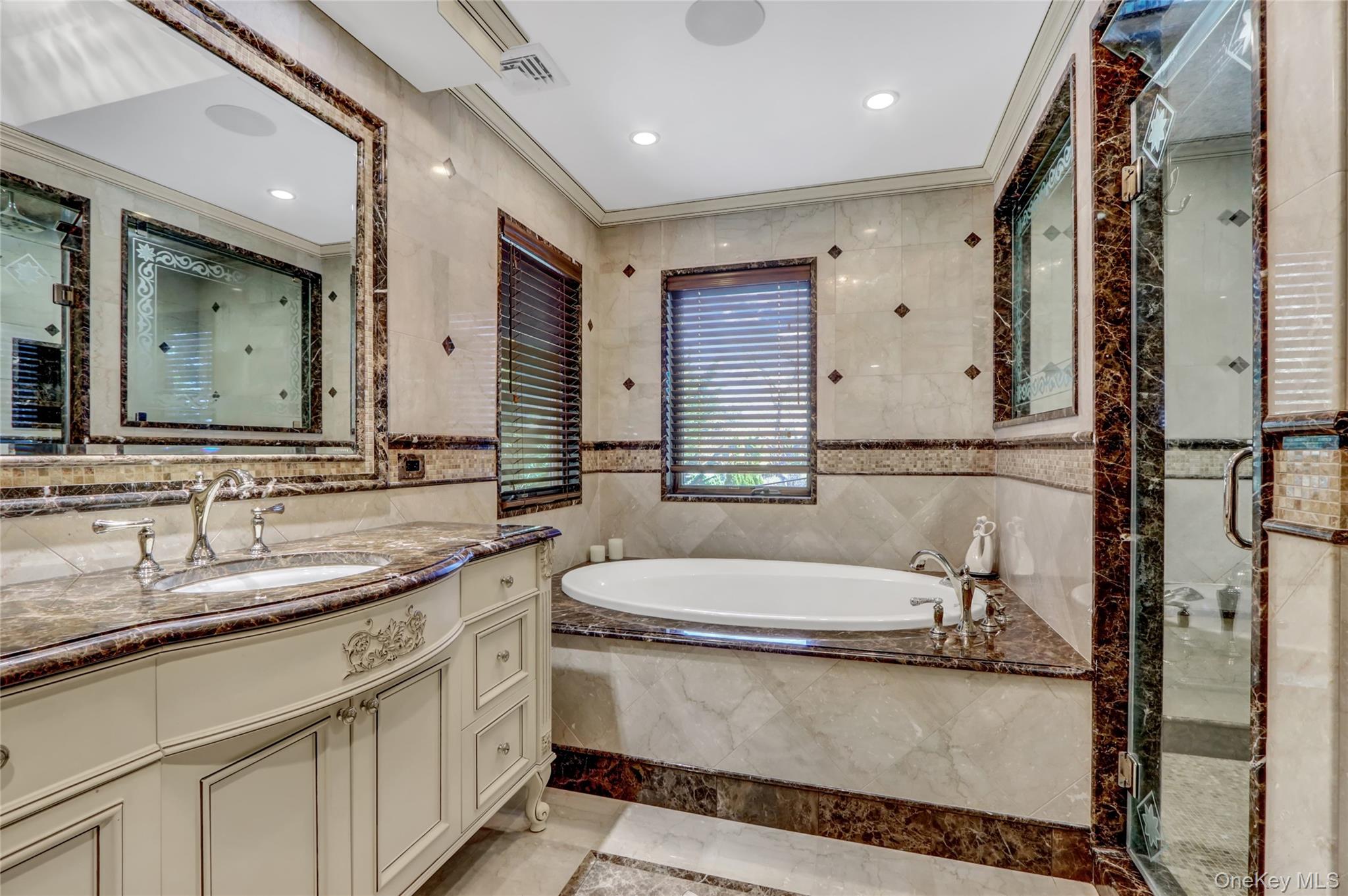 #18 photo, 241 Willetts Lane, サフォーク郡 West Islip , NY 11795