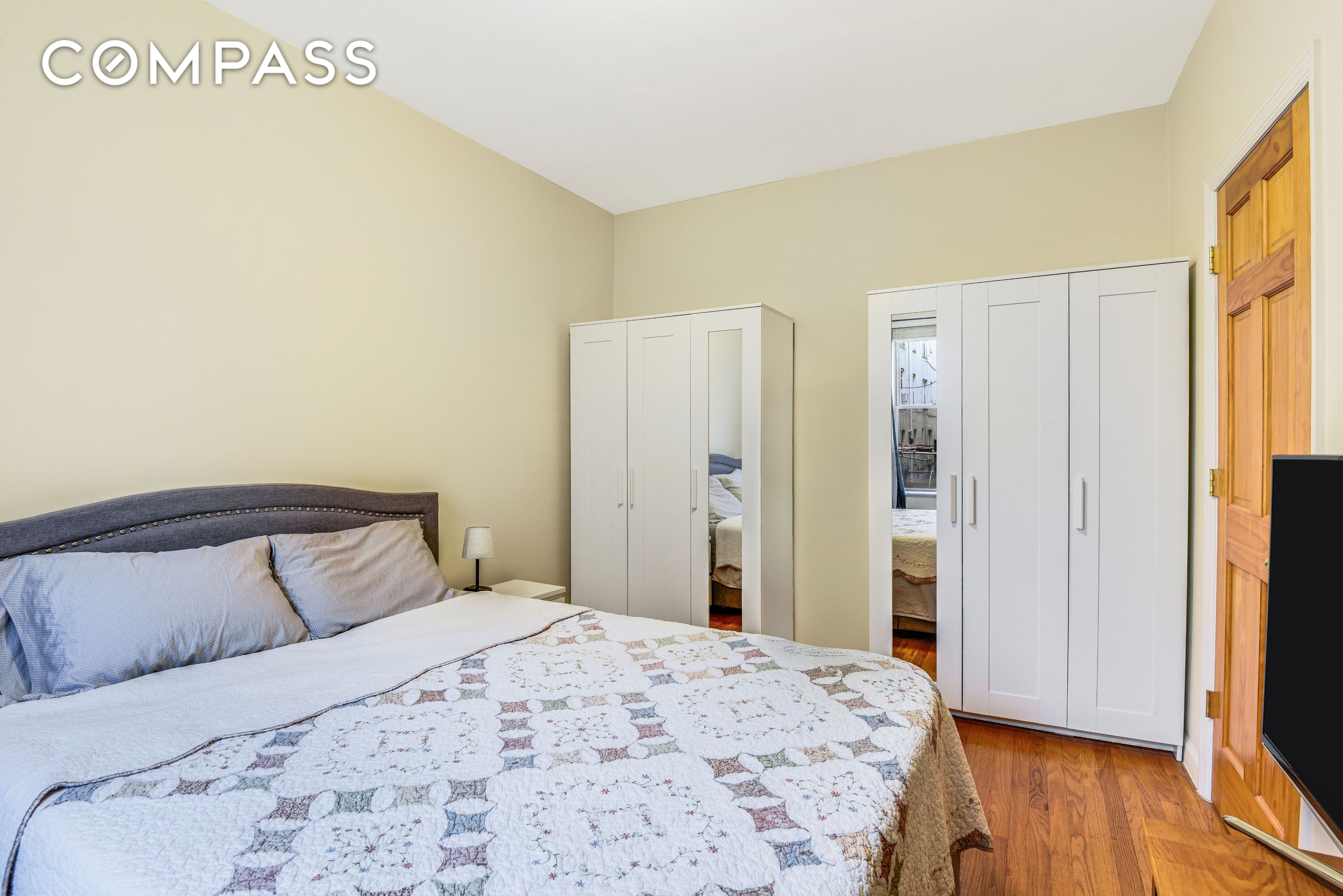 #8 photo, 9019 Fort Hamilton Parkway, ブルックリン区 Bay Ridge , NY 11209