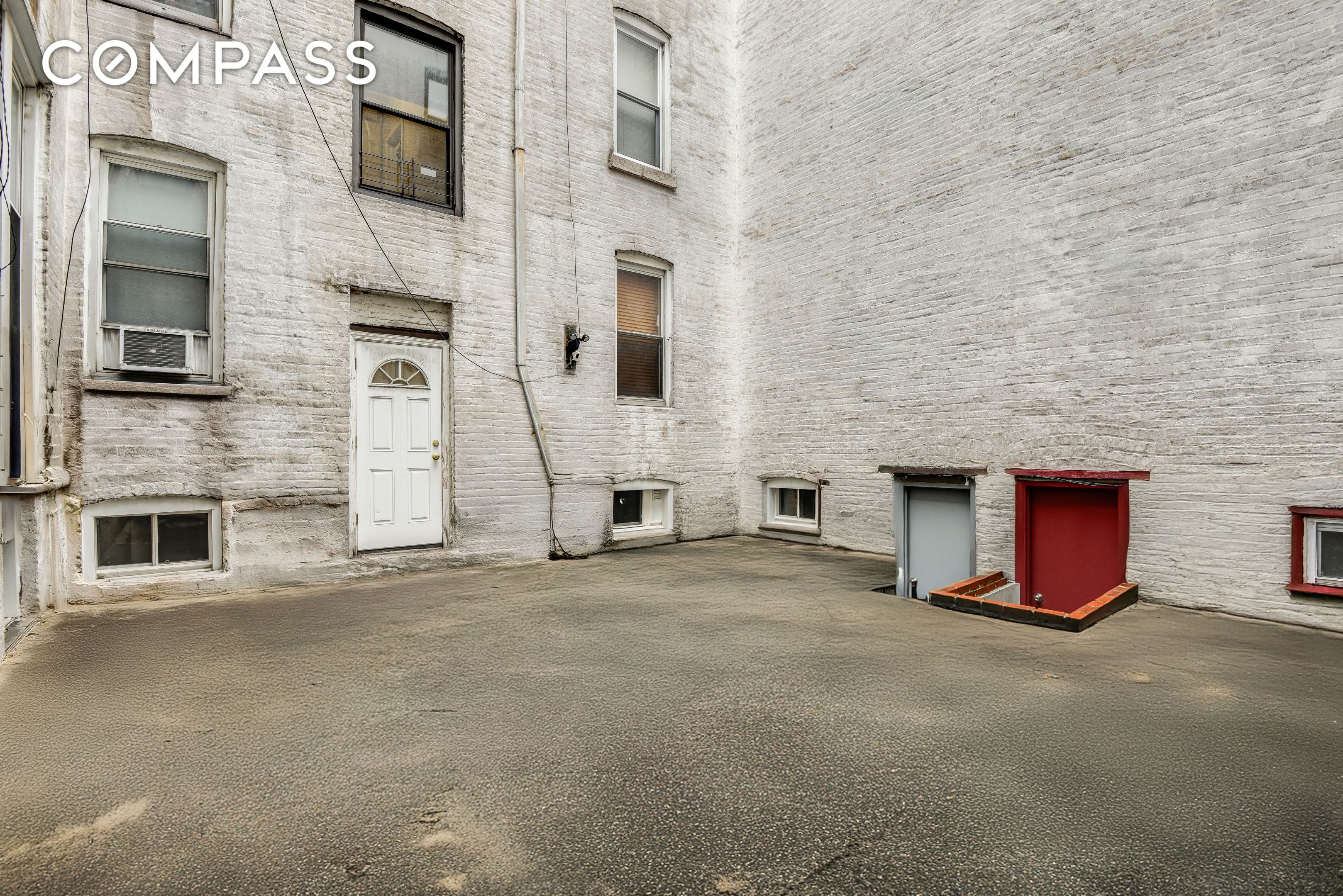 #9 photo, 9019 Fort Hamilton Parkway, ブルックリン区 Bay Ridge , NY 11209