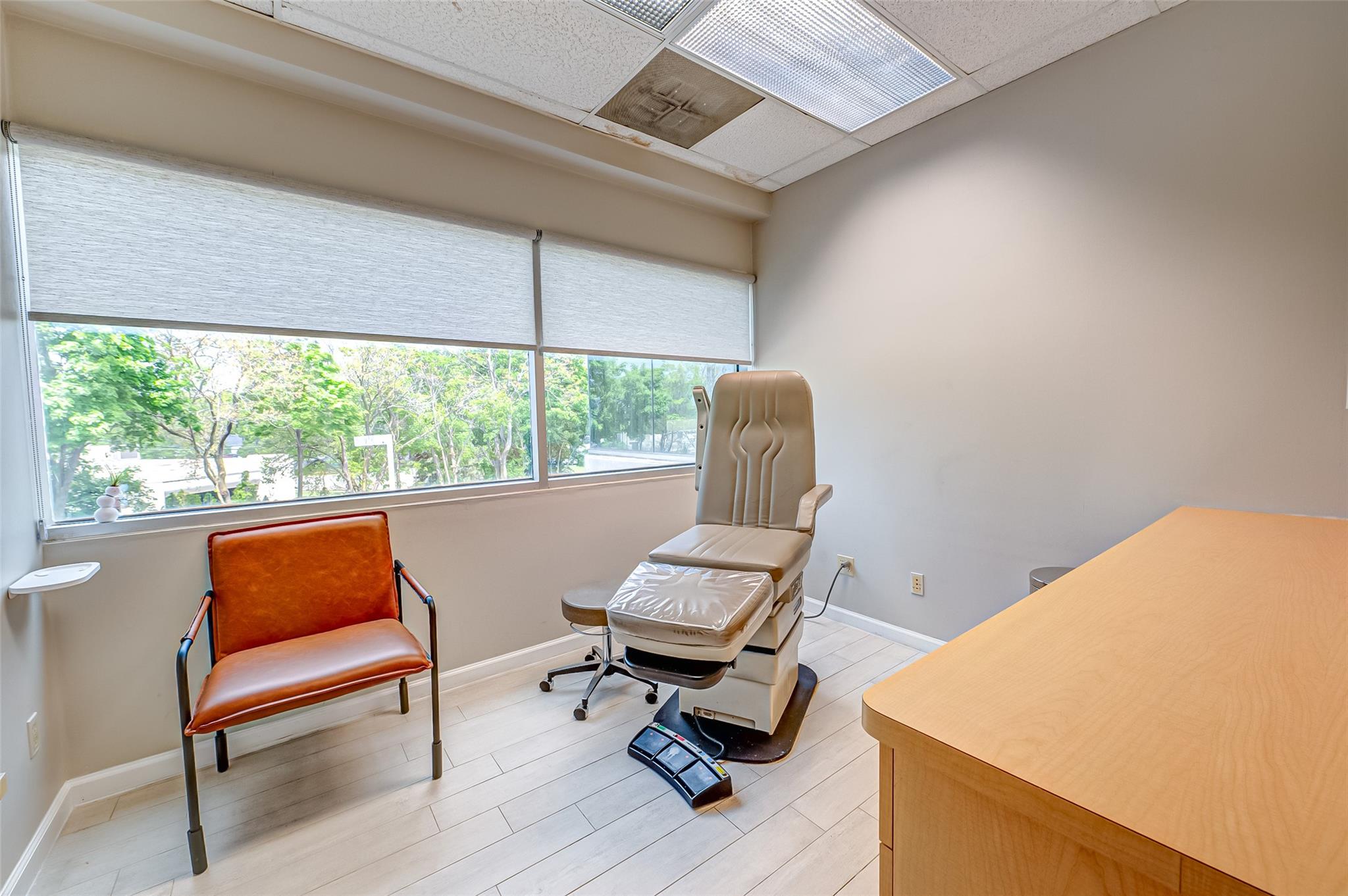 #16 photo, 775 Park Avenue, サフォーク郡 Huntington , NY 11743