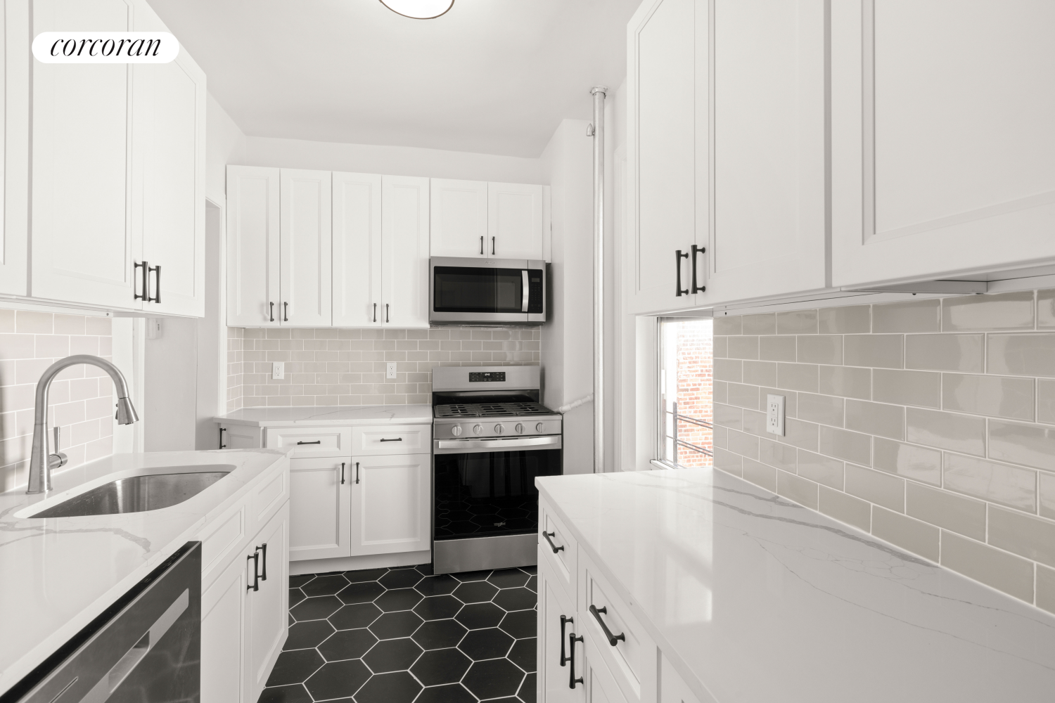 #4 photo, 720 W 173RD Street, マンハッタン Washington Heights , NY 10032