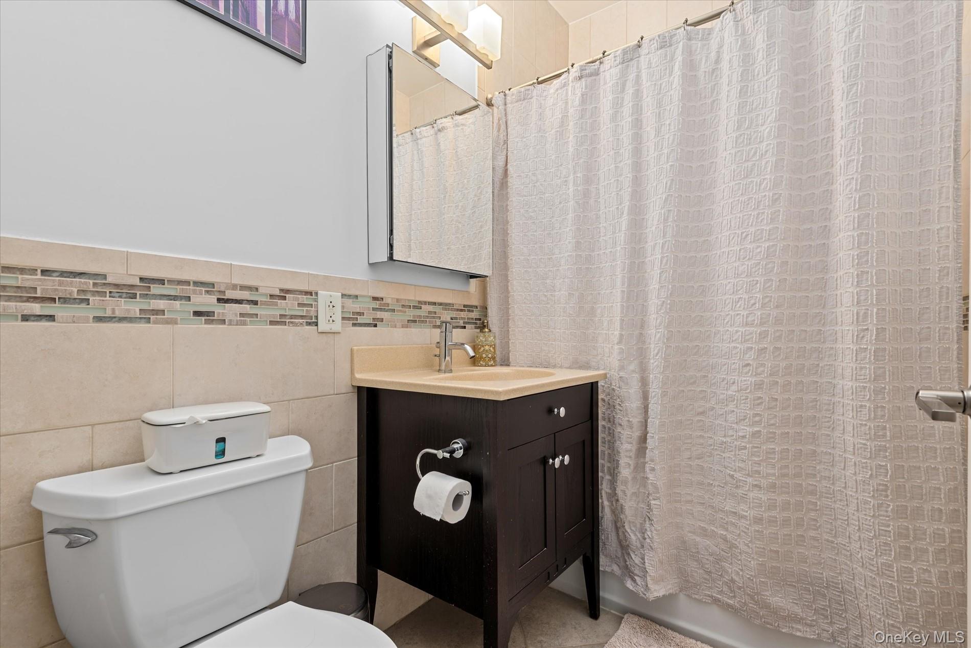 #11 photo, 66-41 69th Street, クイーンズ区 Middle Village , NY 11379