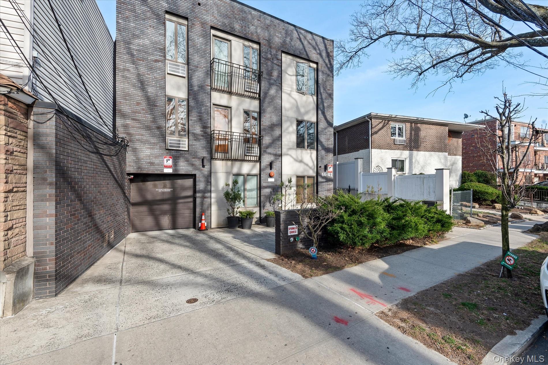 #15 photo, 66-41 69th Street, クイーンズ区 Middle Village , NY 11379