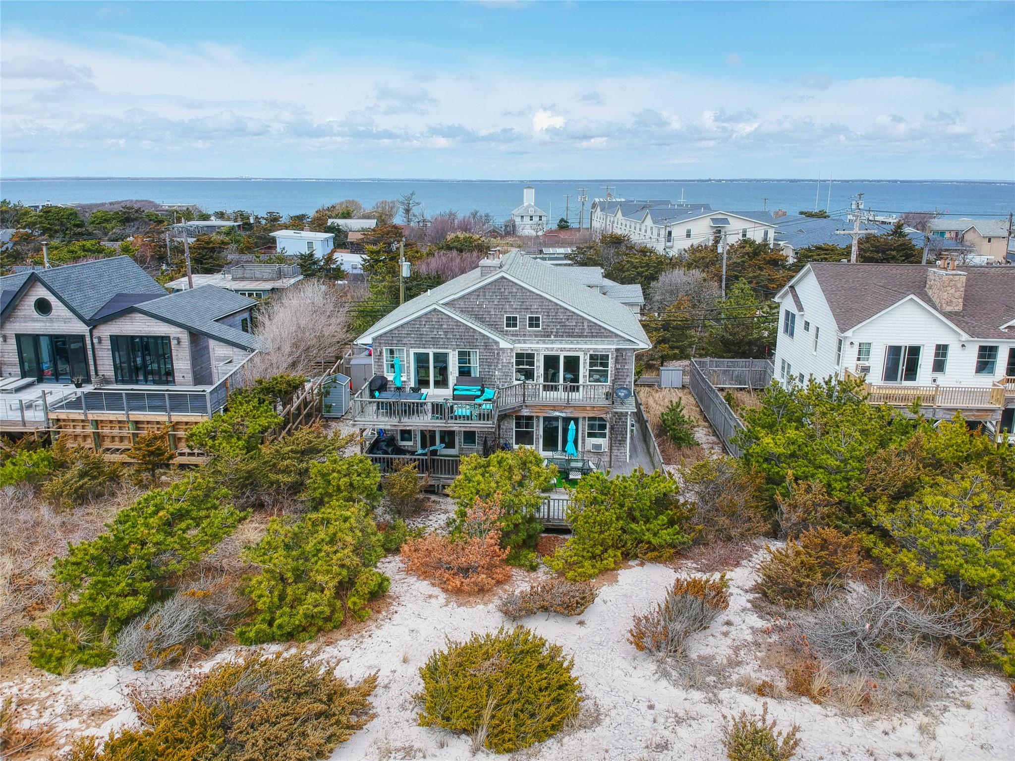 #4 photo, 301 Lewis Walk, サフォーク郡 Cherry Grove , NY 11782