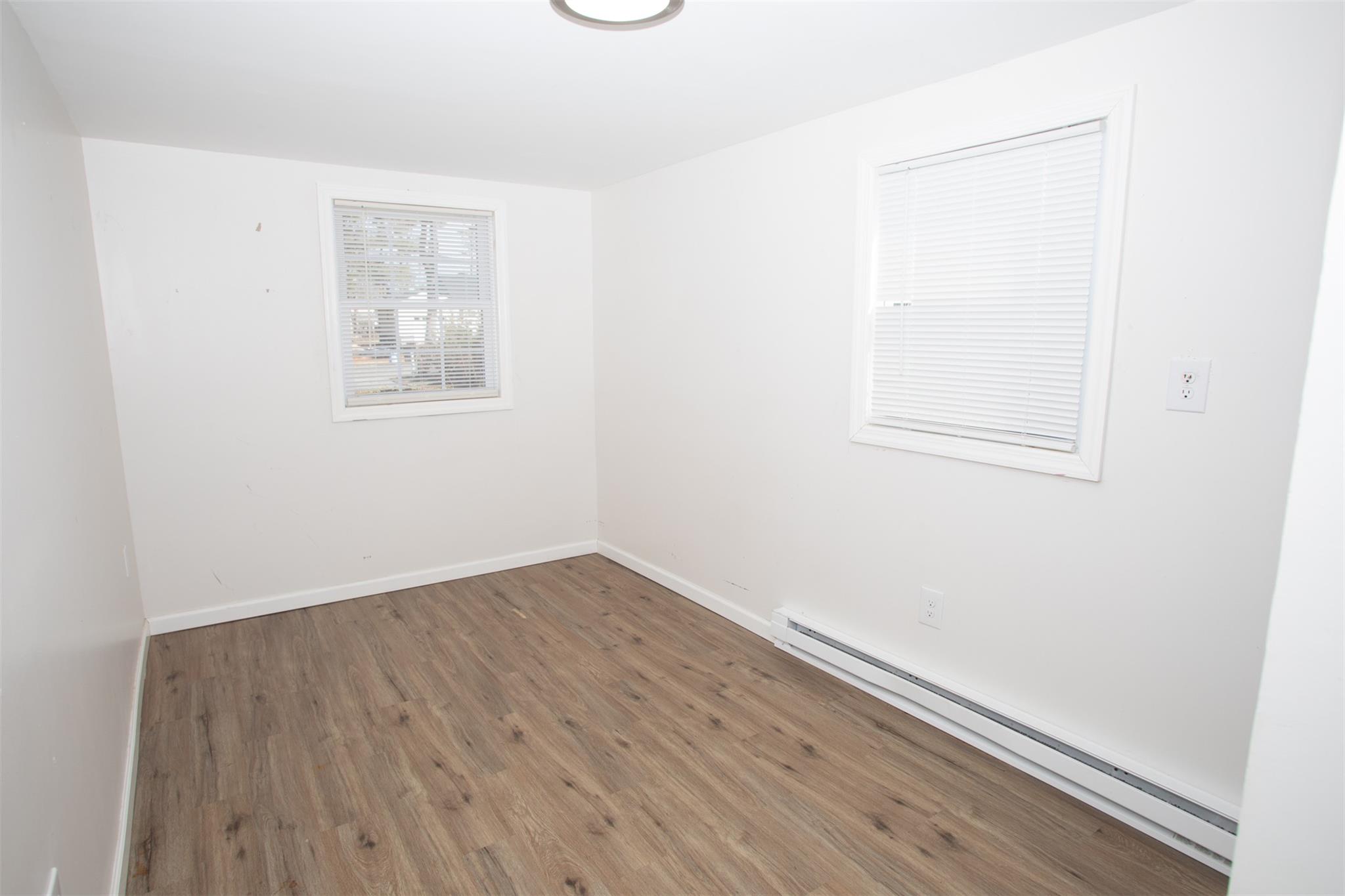 #17 photo, 4A Ralph Avenue, サフォーク郡 Brentwood , NY 11717