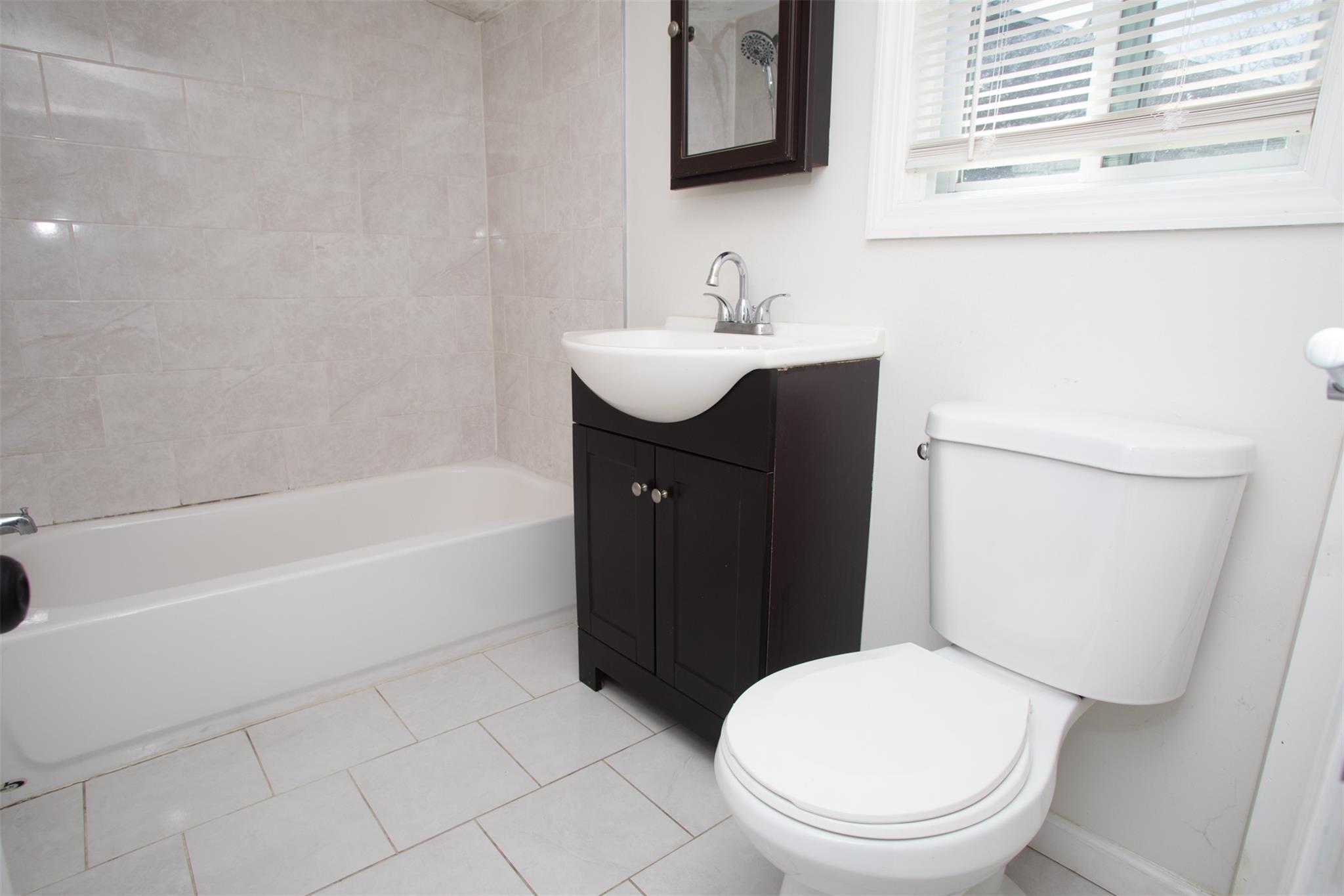 #20 photo, 4A Ralph Avenue, サフォーク郡 Brentwood , NY 11717