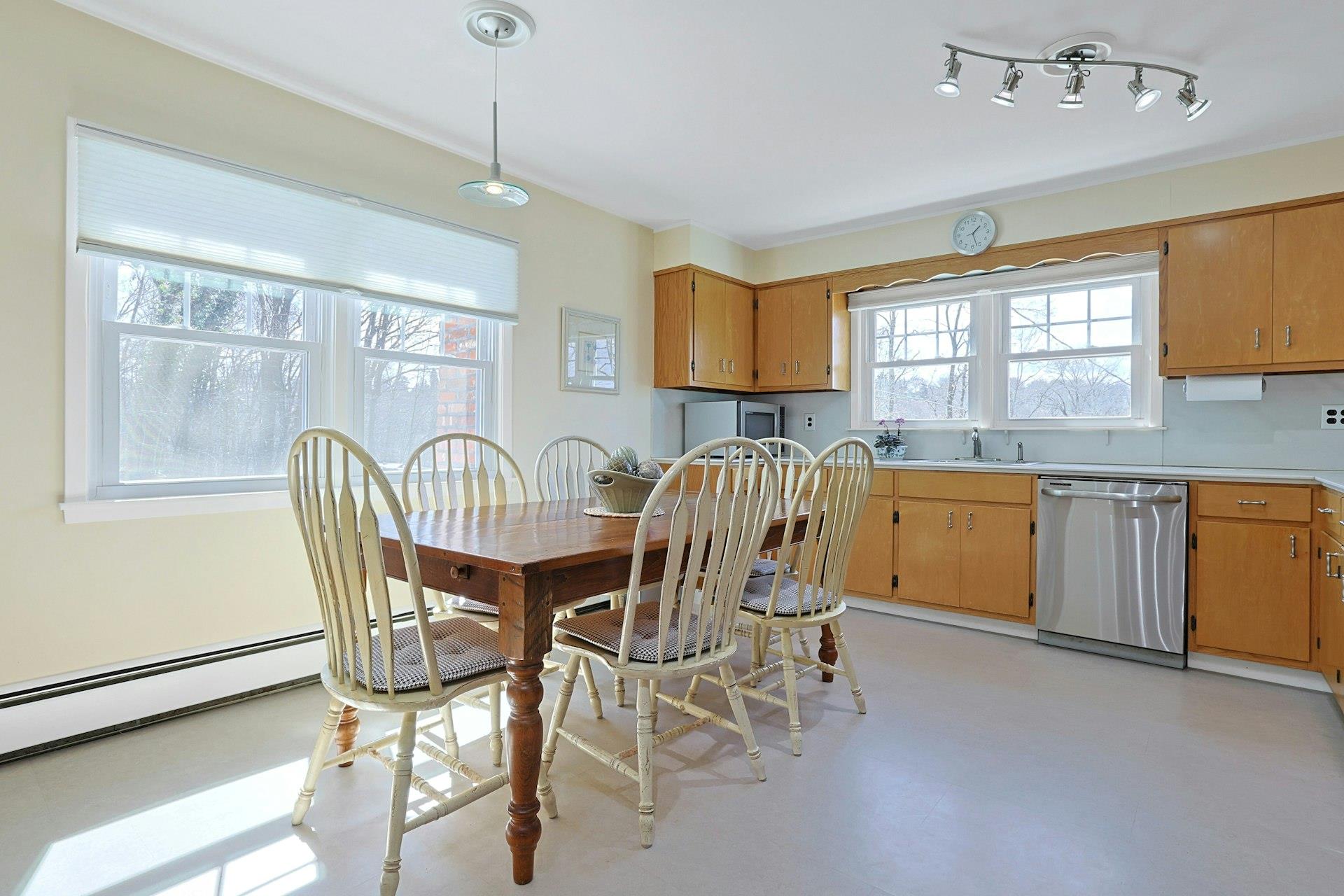 #11 photo, 24 Burnsdale Avenue, 紐約州 Valhalla , NY 10595