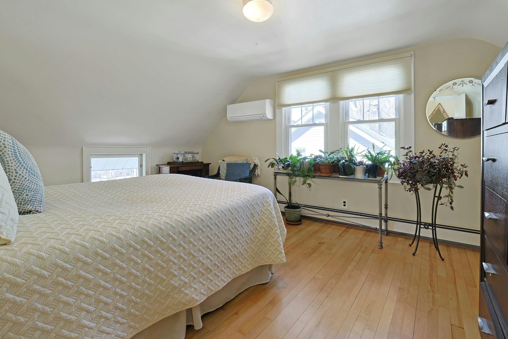 #17 photo, 24 Burnsdale Avenue, 紐約州 Valhalla , NY 10595