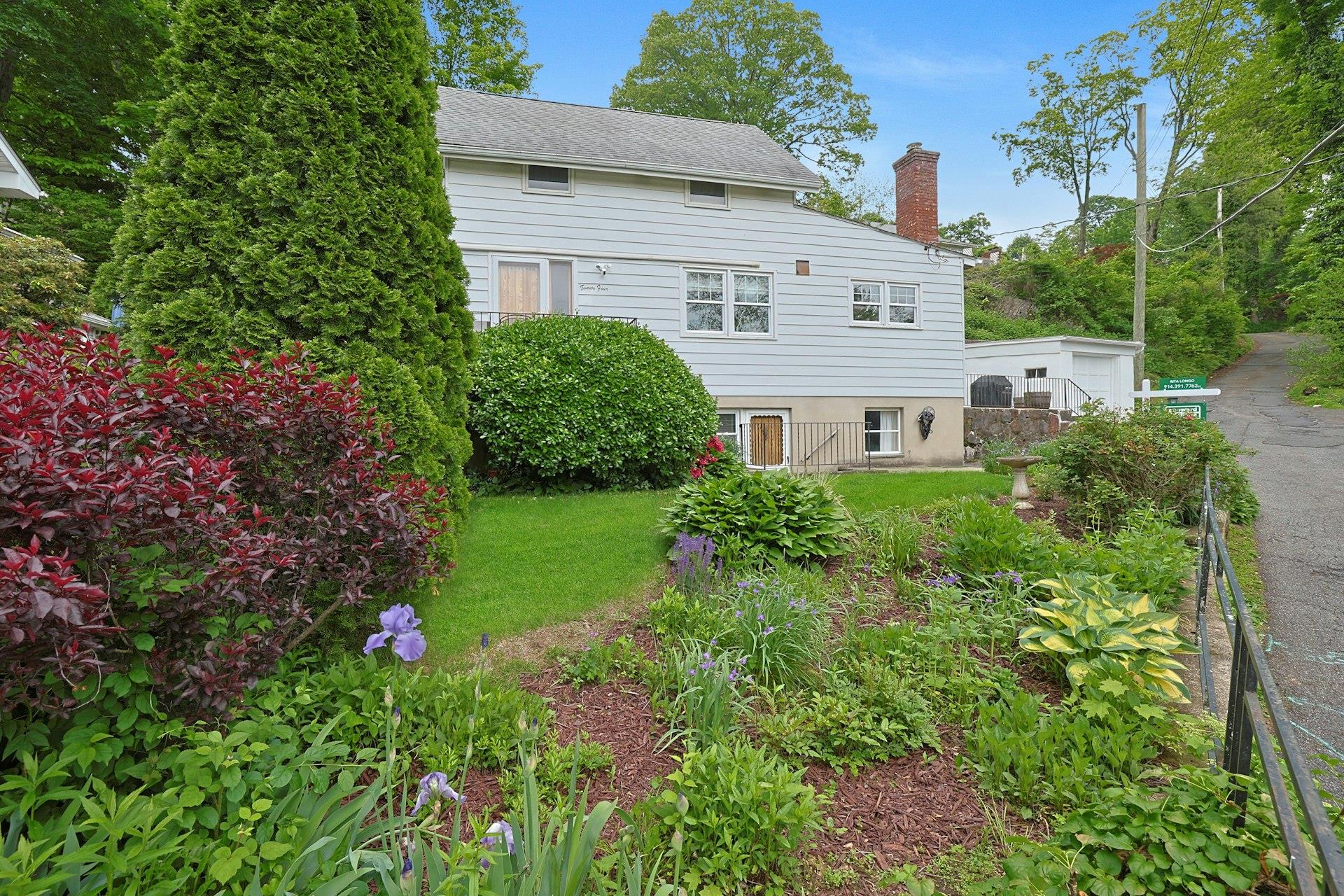 #2 photo, 24 Burnsdale Avenue, 紐約州 Valhalla , NY 10595