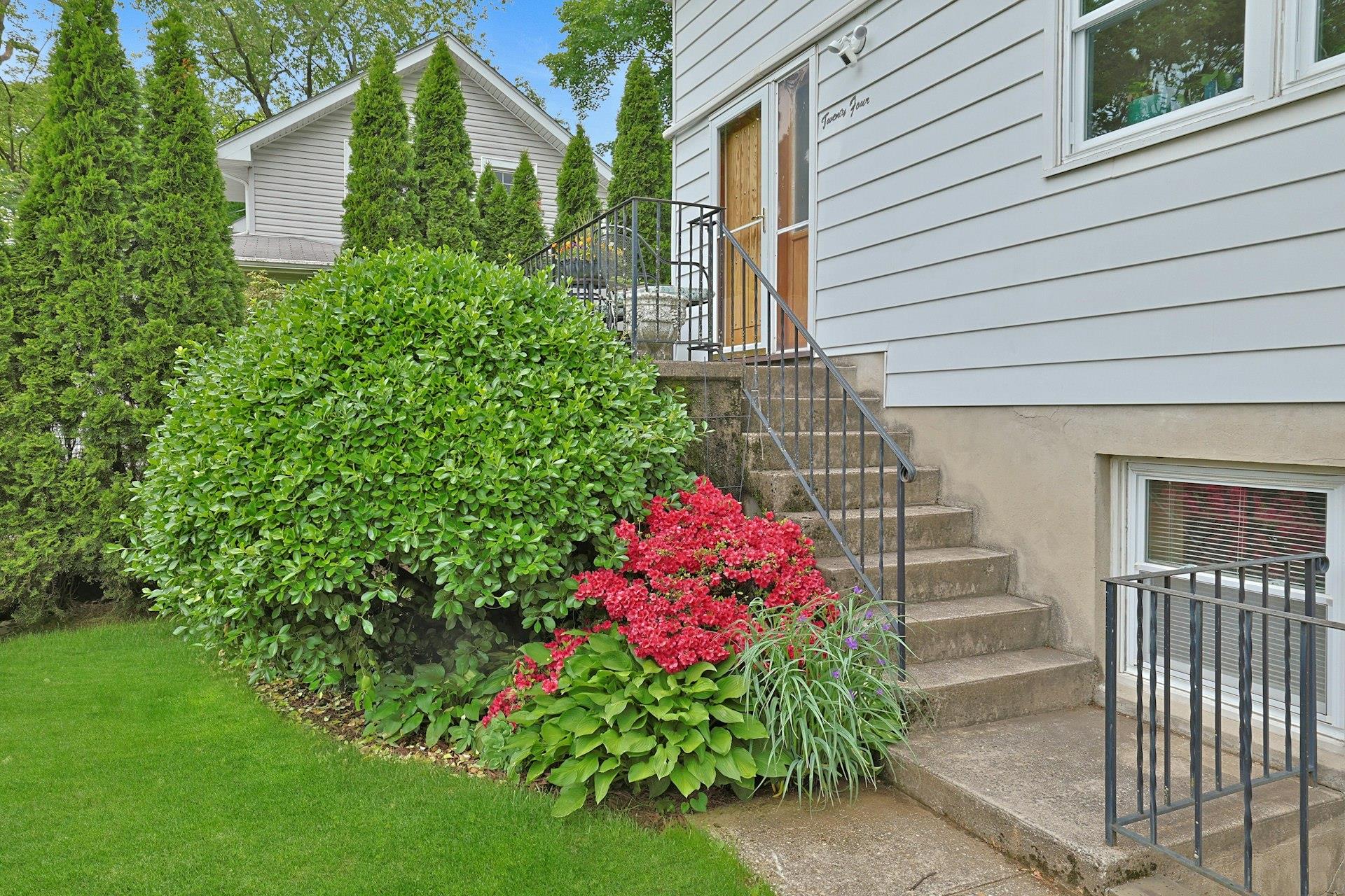 #5 photo, 24 Burnsdale Avenue, 紐約州 Valhalla , NY 10595