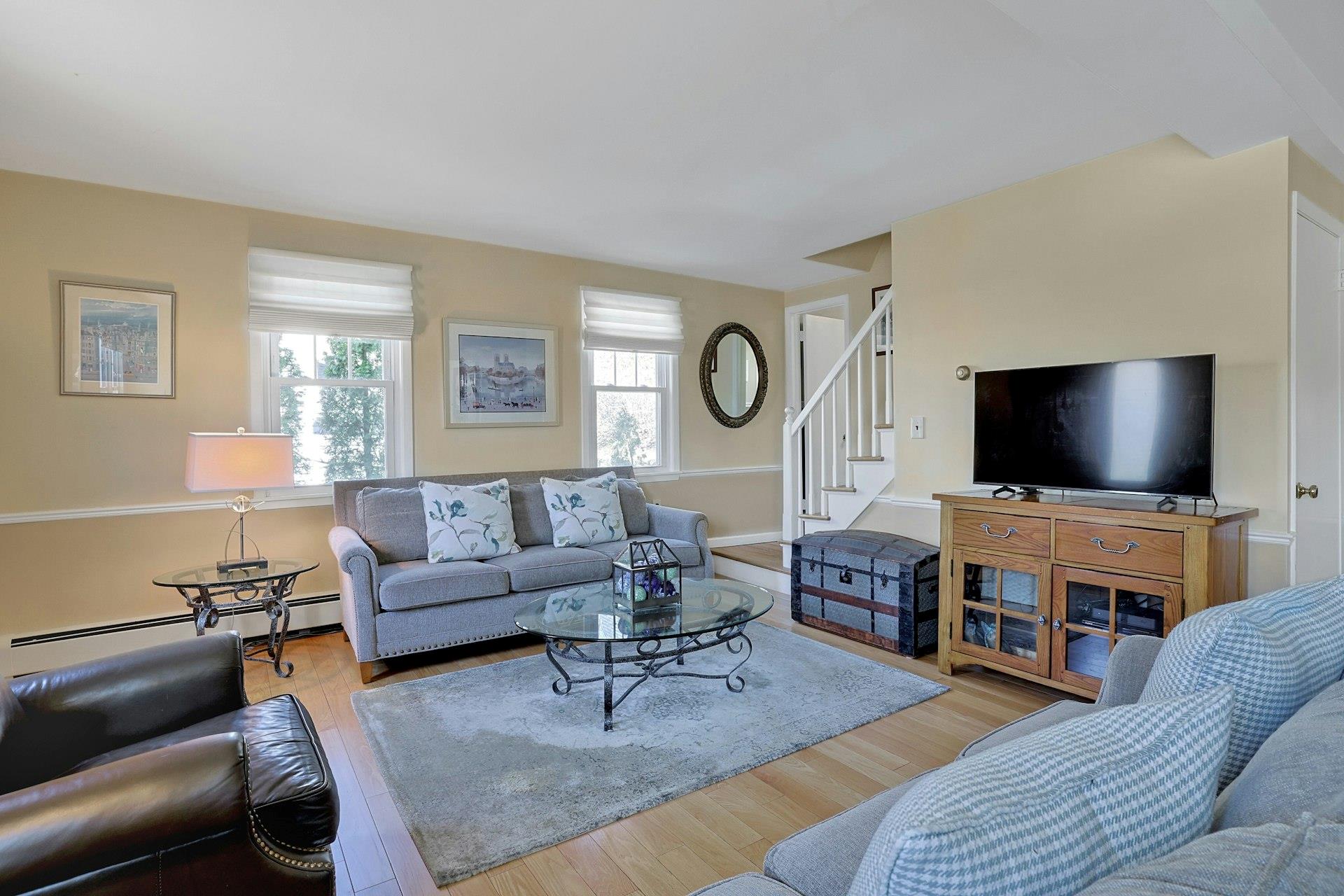 #8 photo, 24 Burnsdale Avenue, 紐約州 Valhalla , NY 10595