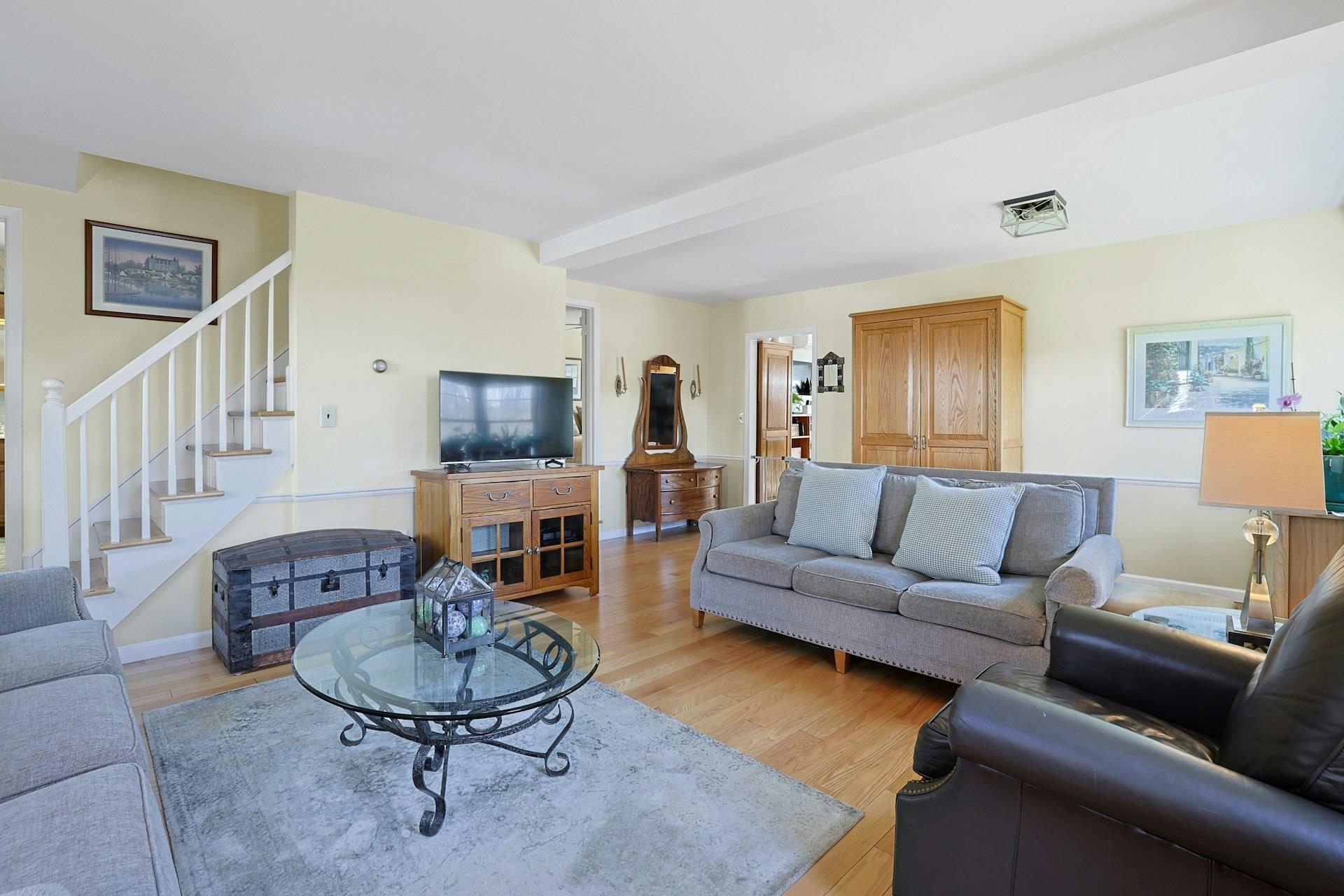 #9 photo, 24 Burnsdale Avenue, 紐約州 Valhalla , NY 10595