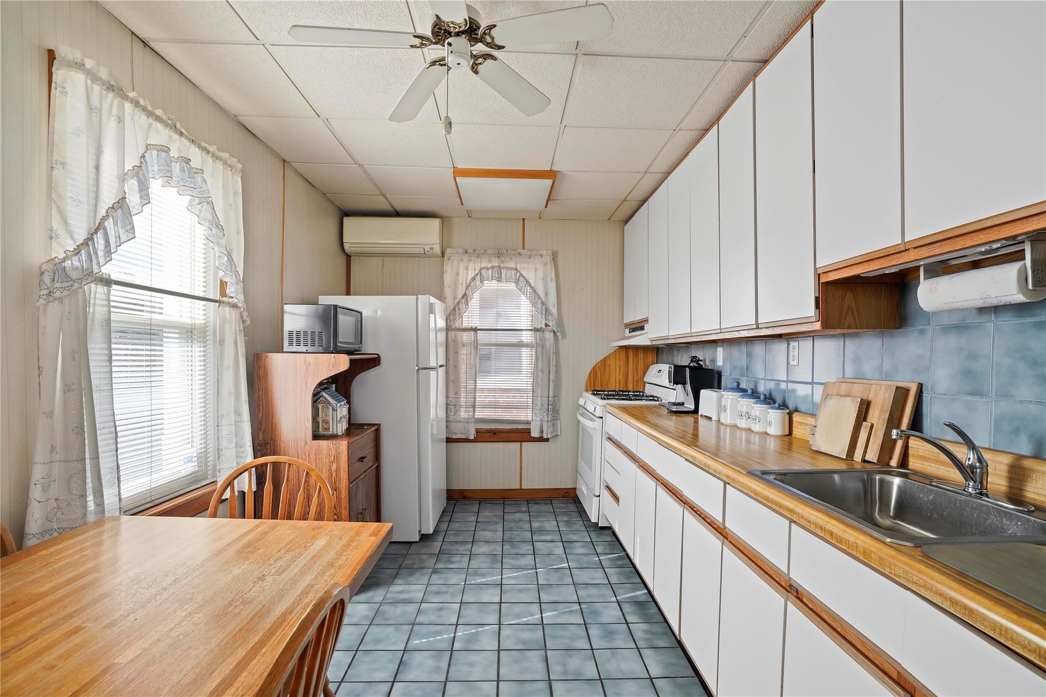 #15 photo, 53-24 66 Street, Maspeth , NY 11378