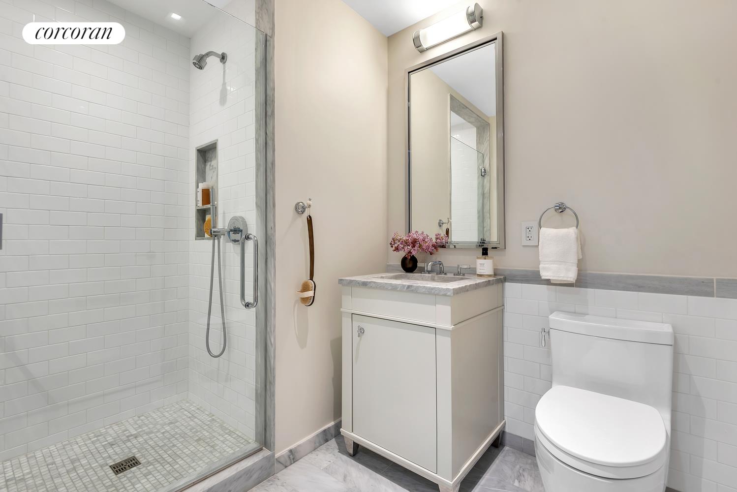 #10 photo, 250 W 81ST Street, マンハッタン Upper West Side , NY 10024