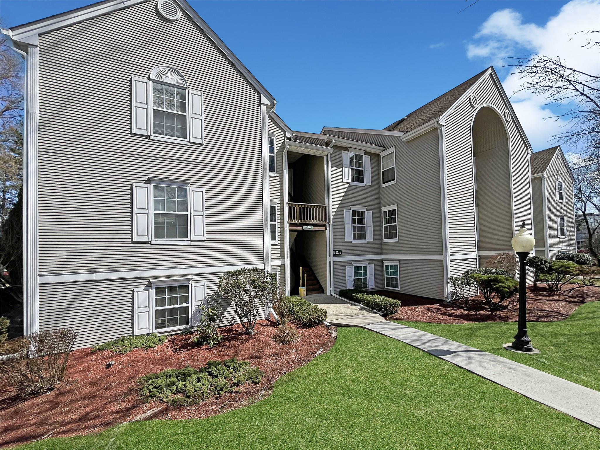 #2 photo, 1121 Washington Green, New Windsor , NY 12553