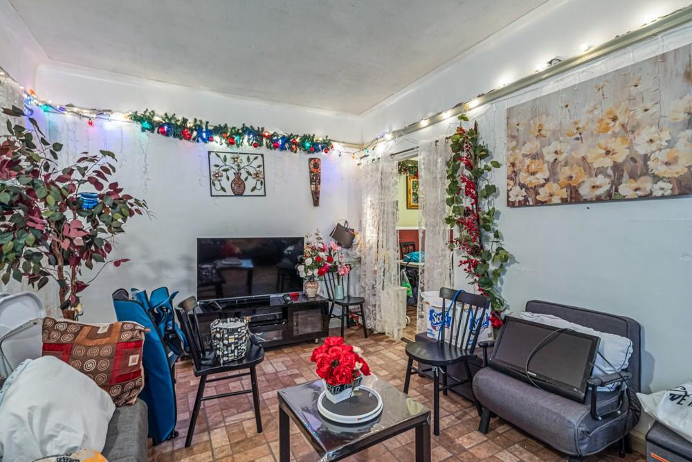 #10 photo, 8003 32nd Avenue, קווינס East Elmhurst , NY 11370