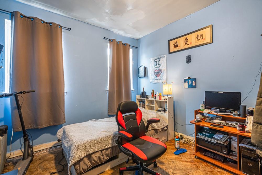 #16 photo, 8003 32nd Avenue, קווינס East Elmhurst , NY 11370