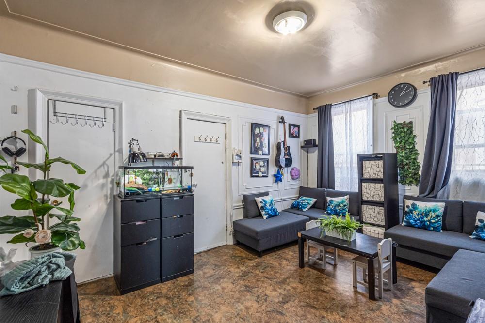 #4 photo, 8003 32nd Avenue, קווינס East Elmhurst , NY 11370