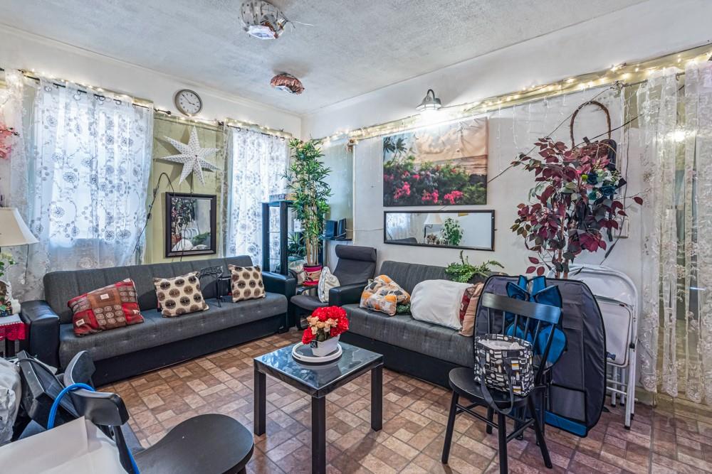 #9 photo, 8003 32nd Avenue, קווינס East Elmhurst , NY 11370