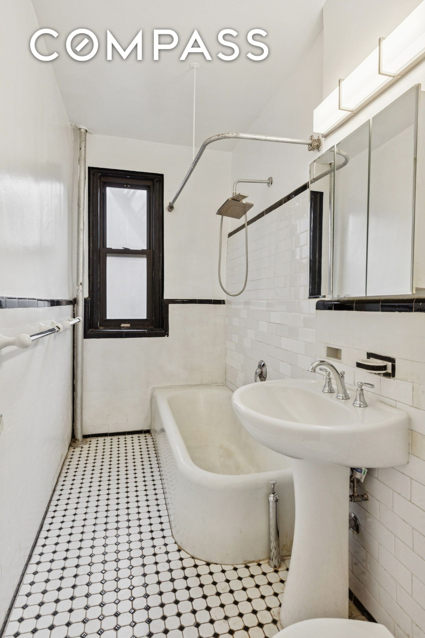 #16 photo, 115 Cabrini Boulevard, マンハッタン Hudson Heights , NY 10033