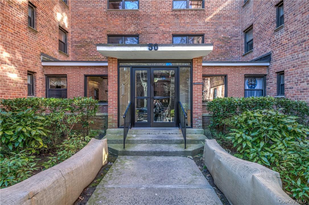 #2 photo, 50 White Oak Street, New Rochelle , NY 10801