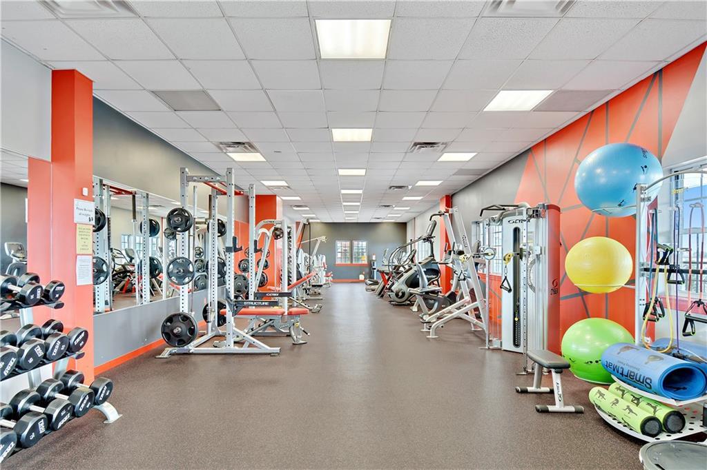 #2 photo, 109 Fleet Court, הברונקס Bronx , NY 10473