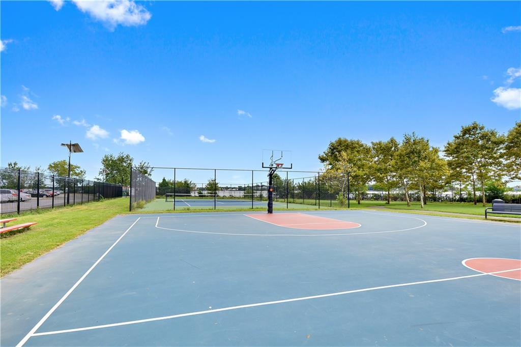 #8 photo, 109 Fleet Court, הברונקס Bronx , NY 10473