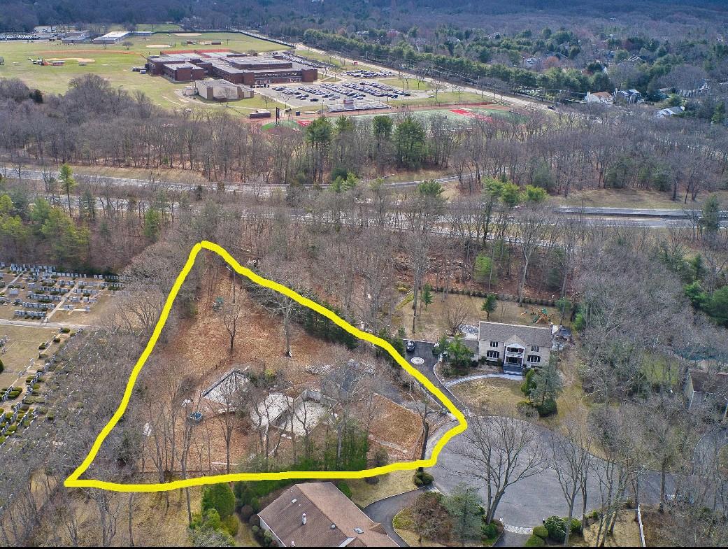 #7 photo, 9 Jeanine Court, Dix Hills , NY 11746