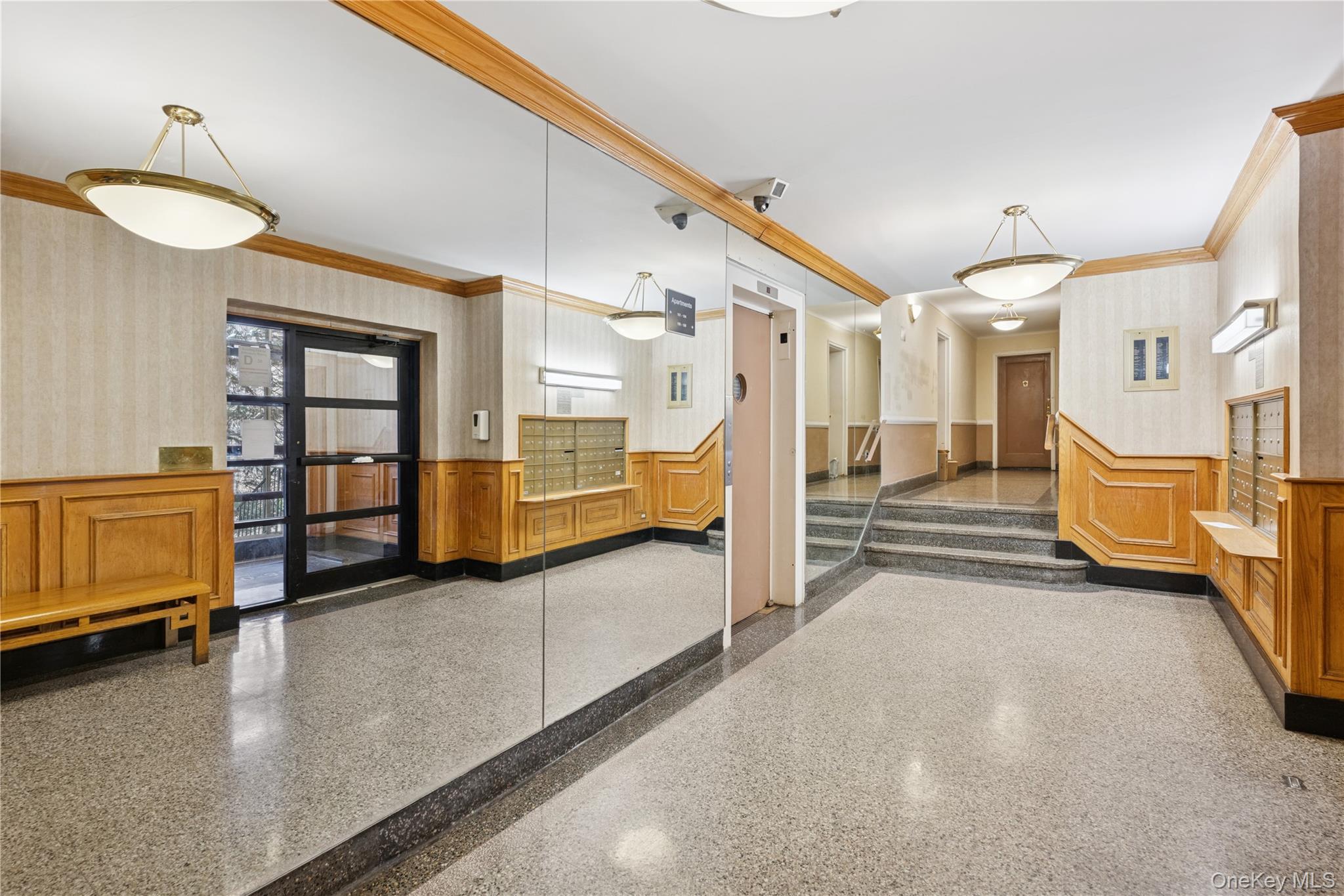 #13 photo, 140-35 Burden Crescent, クイーンズ区 Briarwood , NY 11435