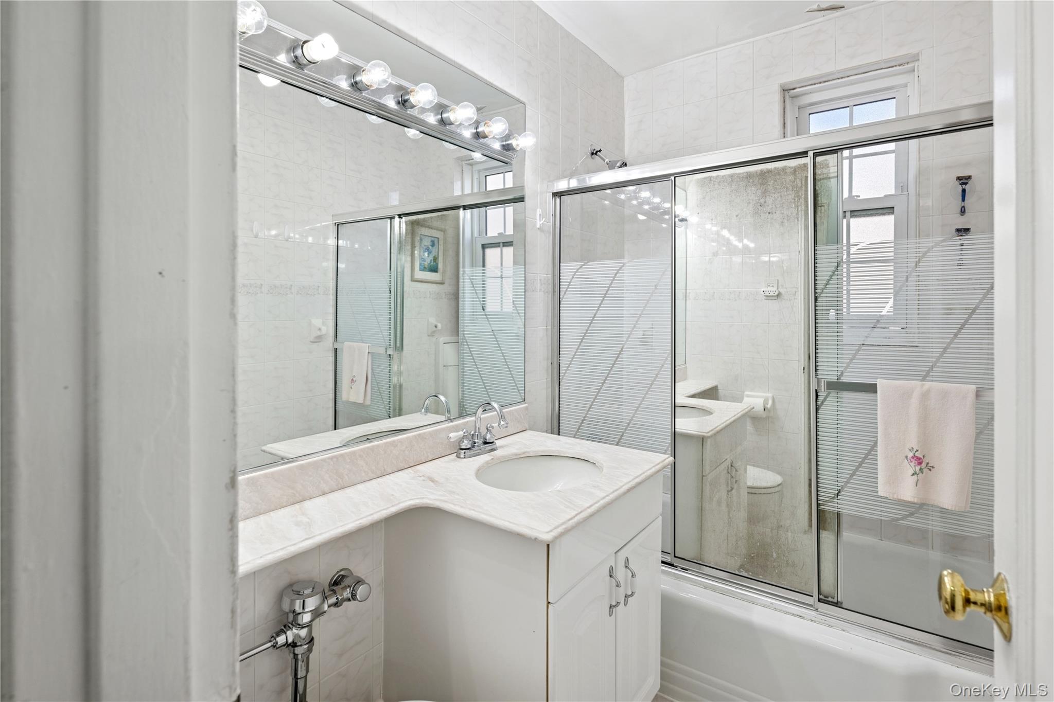 #6 photo, 140-35 Burden Crescent, クイーンズ区 Briarwood , NY 11435