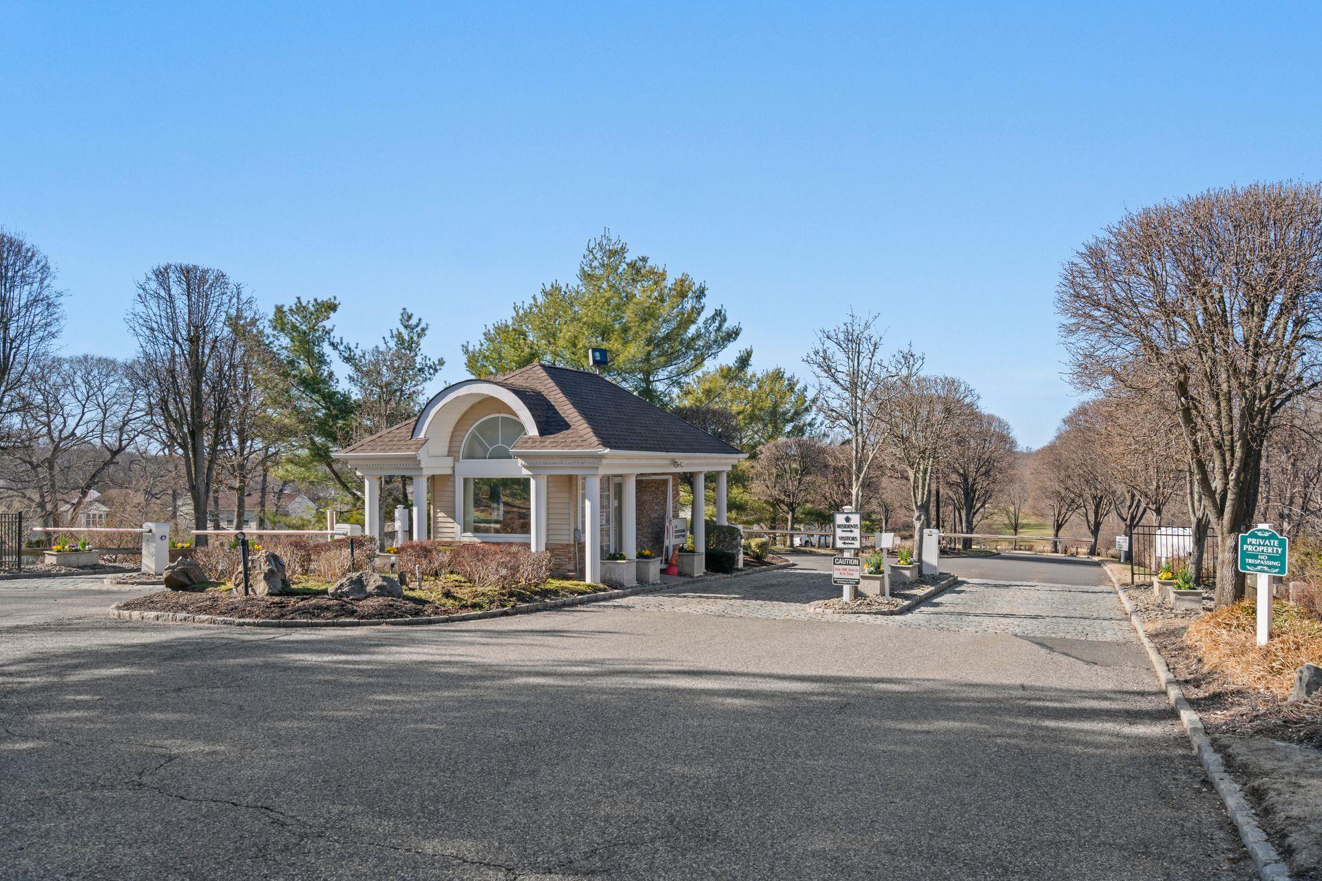 #3 photo, 9 Hamlet Drive, سوفولك Hauppauge , NY 11788