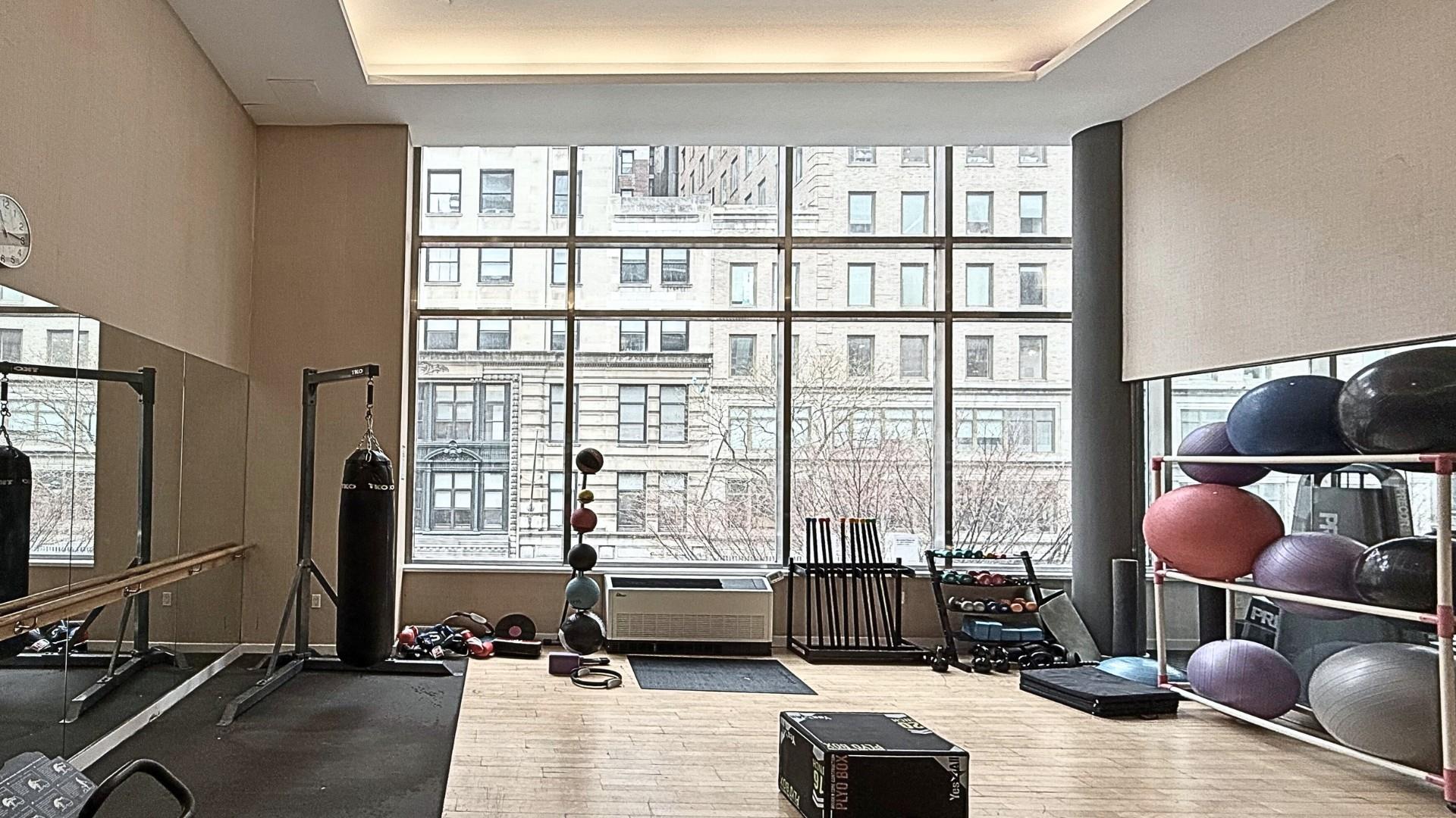 #12 photo, 325 5TH Avenue, マンハッタン Midtown , NY 10016