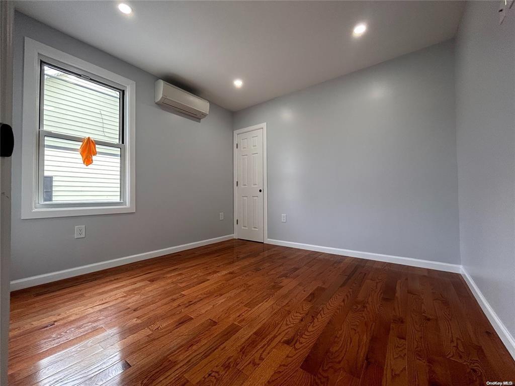 #5 photo, 6921 49th Avenue, クイーンズ区 Woodside , NY 11377