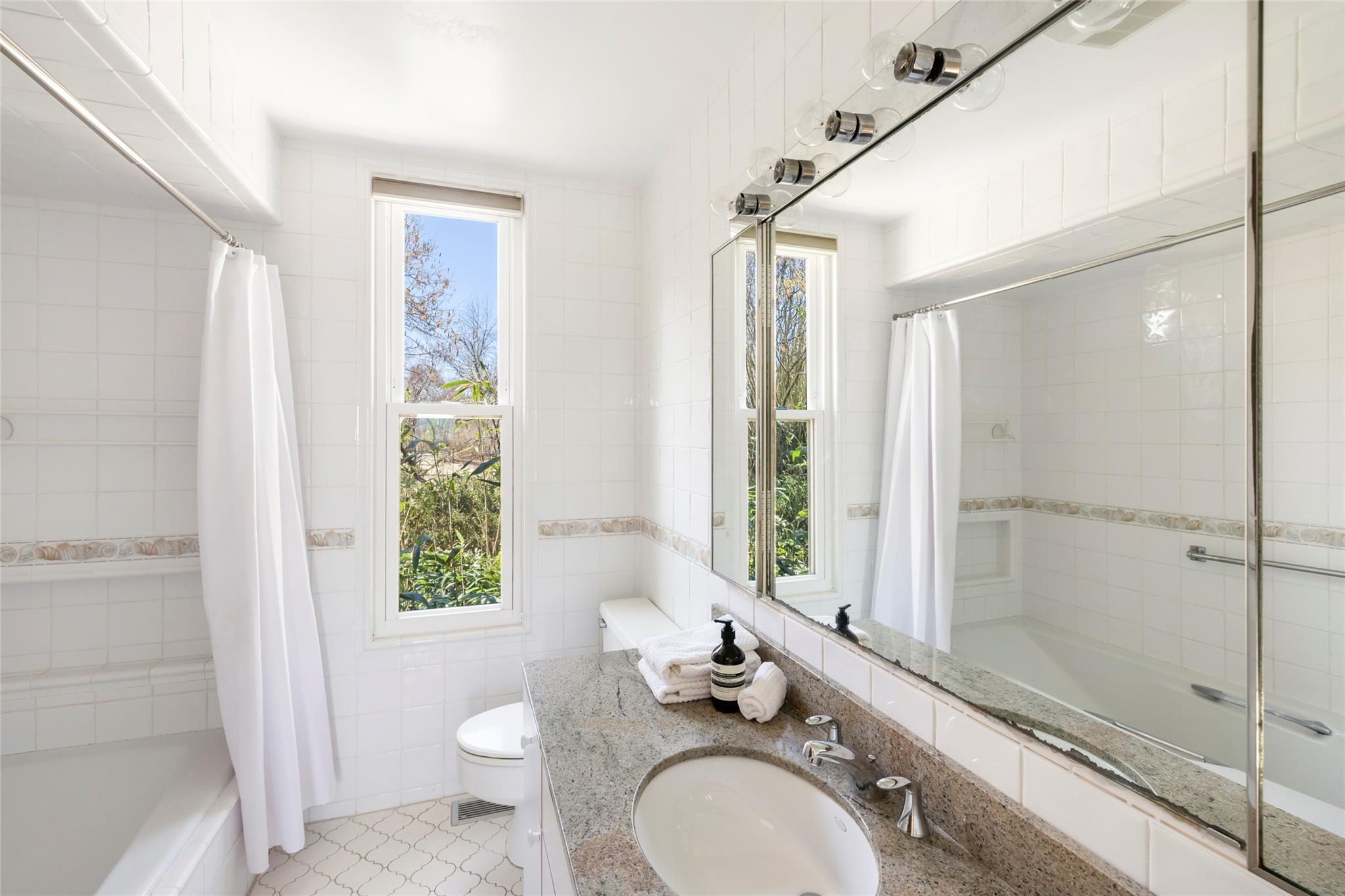 #12 photo, 154 W Lake Drive, サフォーク郡 Montauk , NY 11954