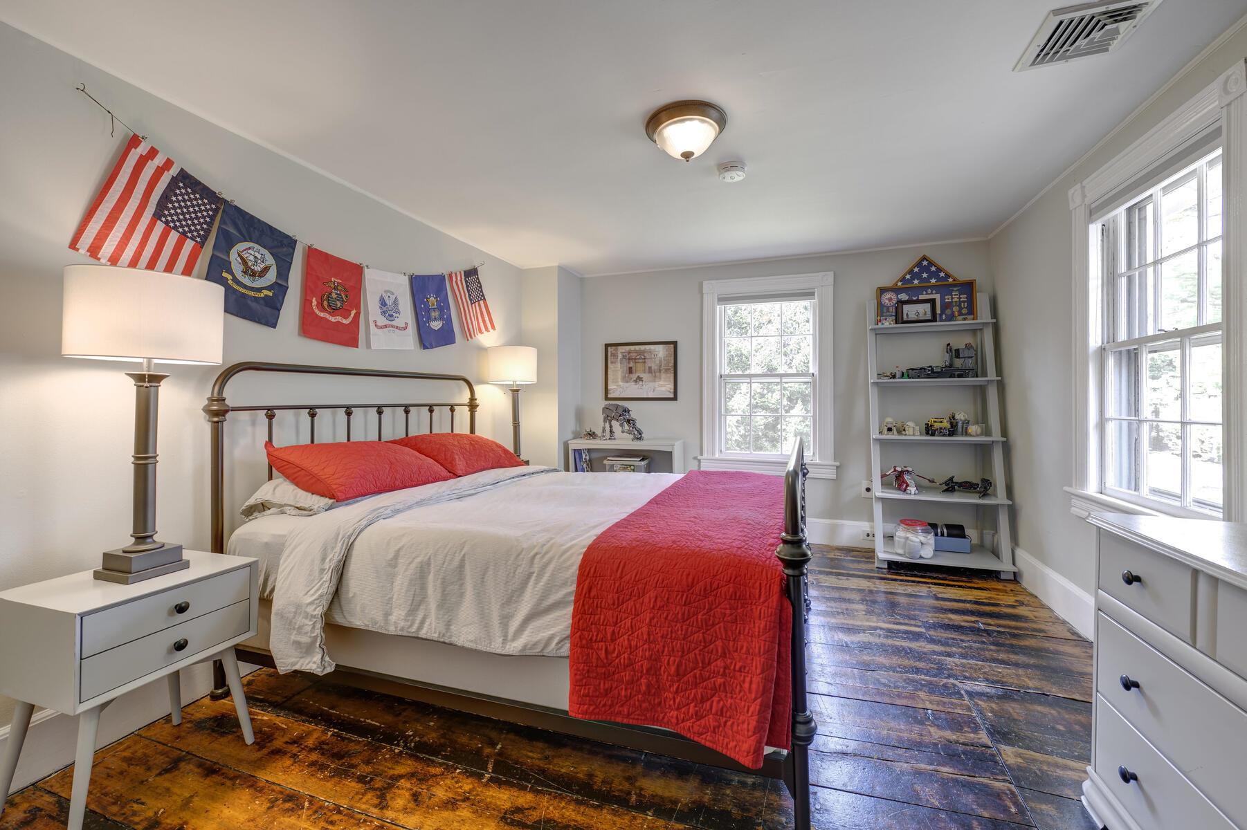 #12 photo, 180 Post Road, Old Westbury , NY 11568