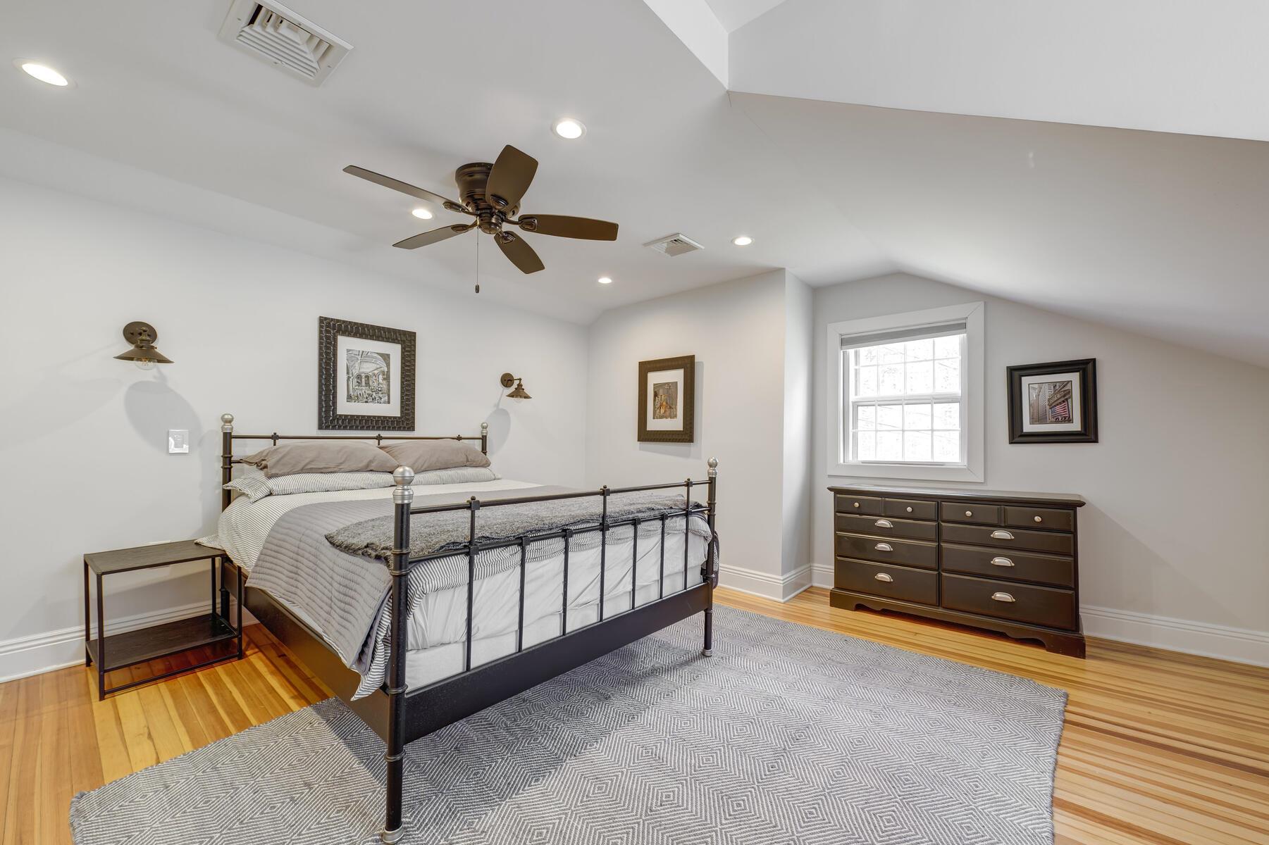 #14 photo, 180 Post Road, Old Westbury , NY 11568