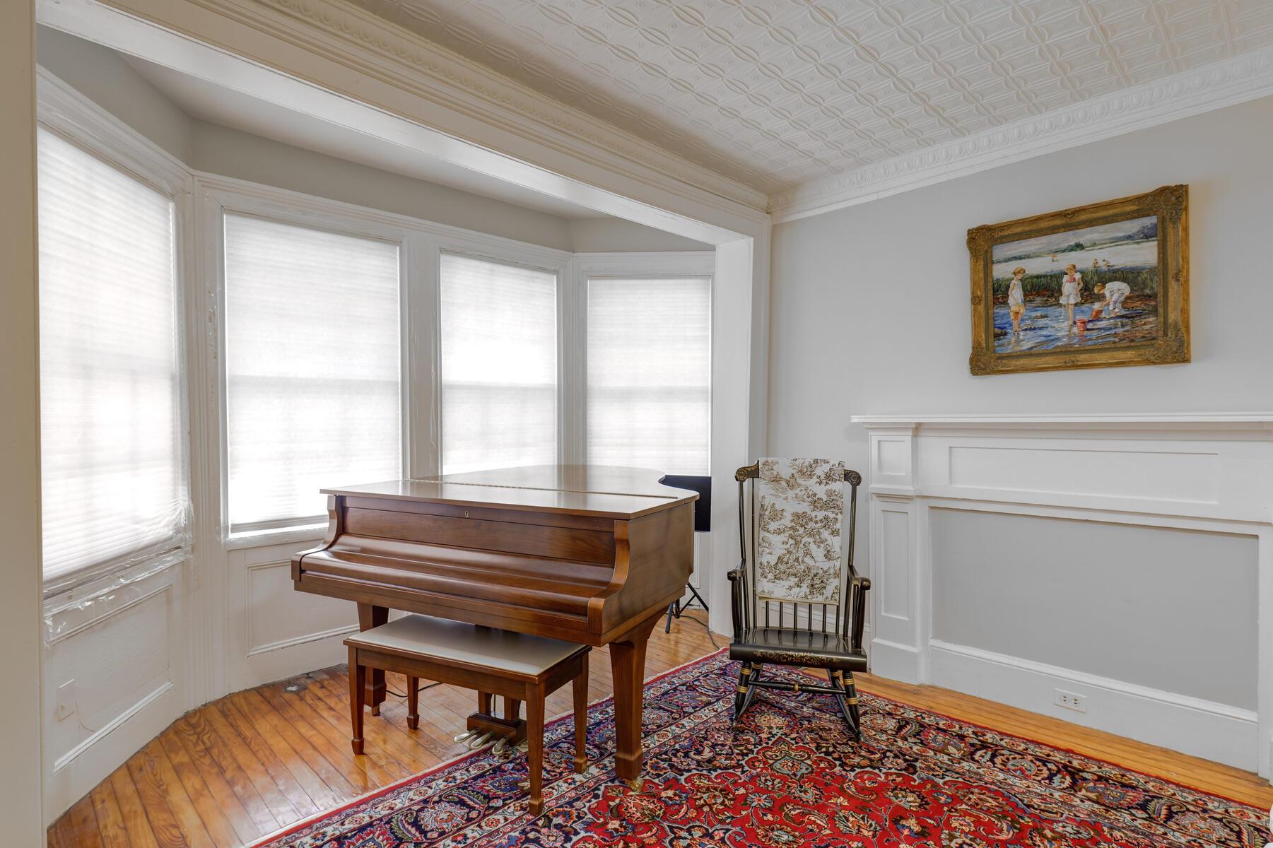 #16 photo, 180 Post Road, Old Westbury , NY 11568