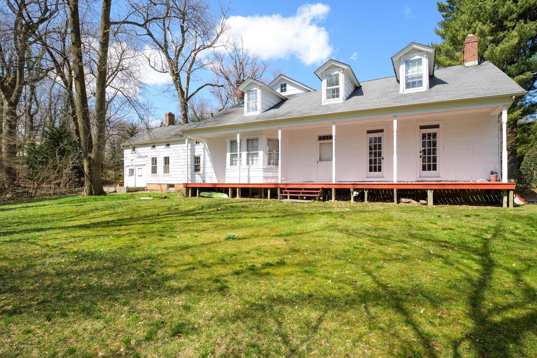 #19 photo, 180 Post Road, Old Westbury , NY 11568